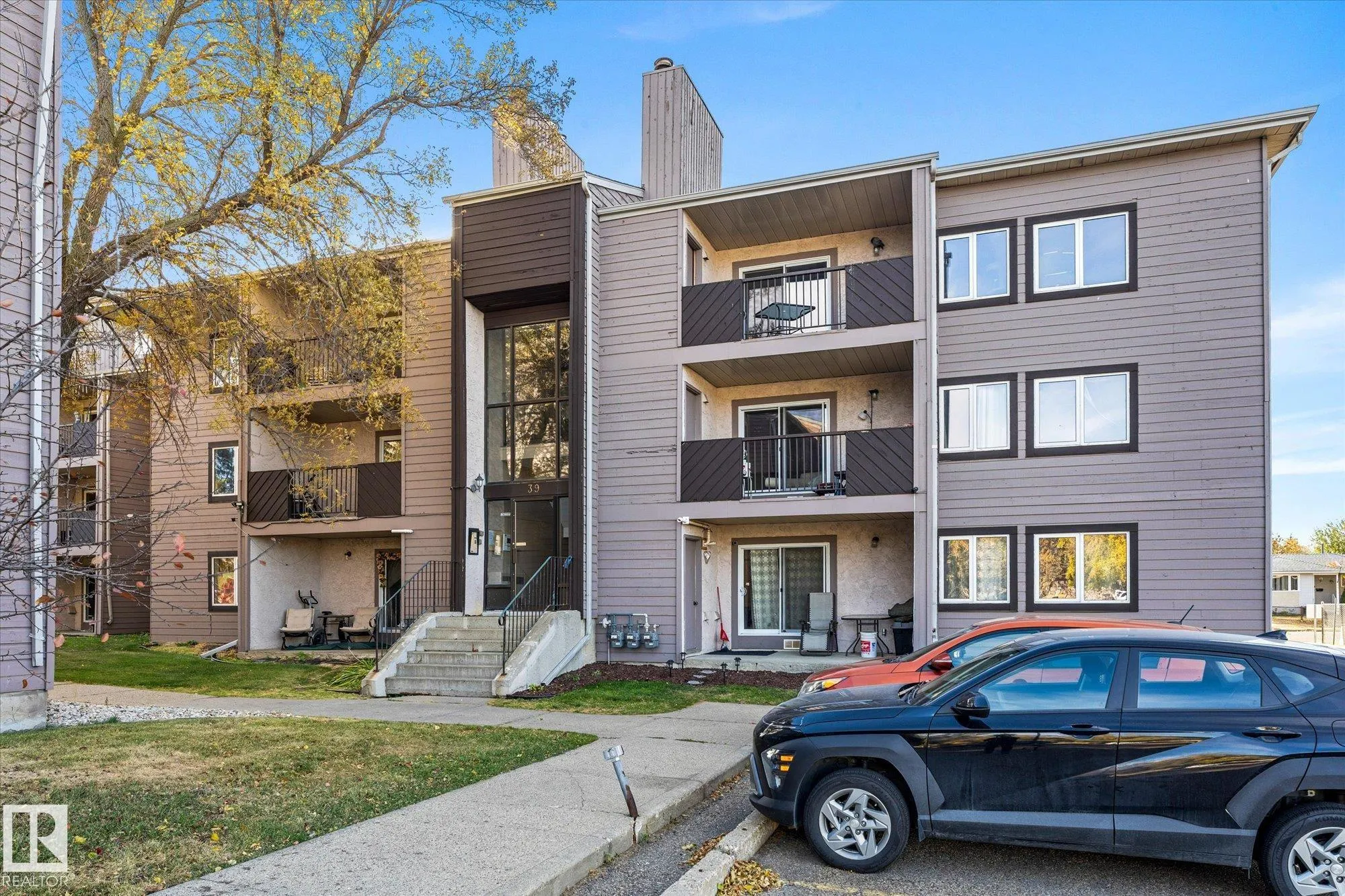 39 AKINS Drive