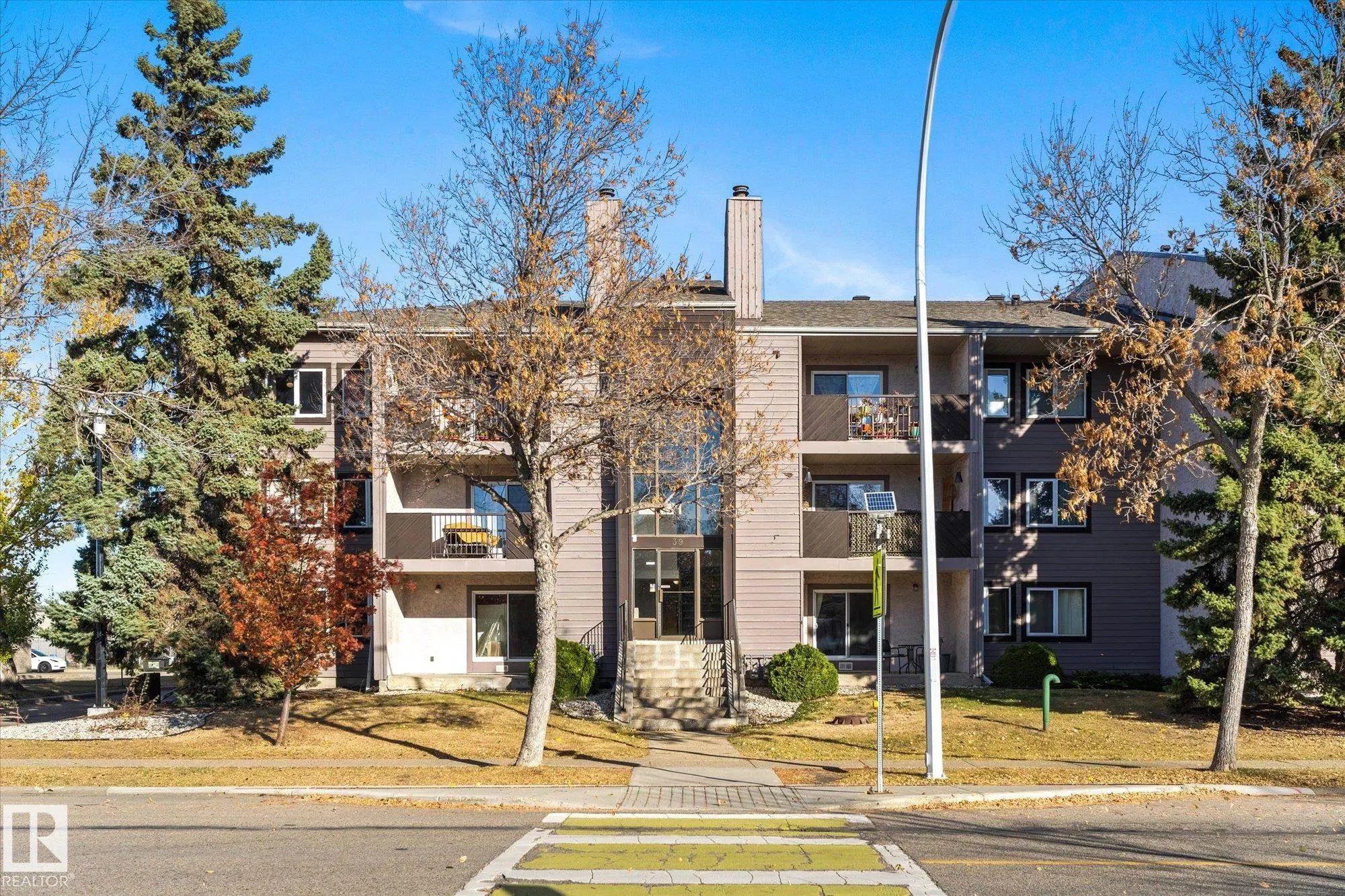 39 AKINS Drive