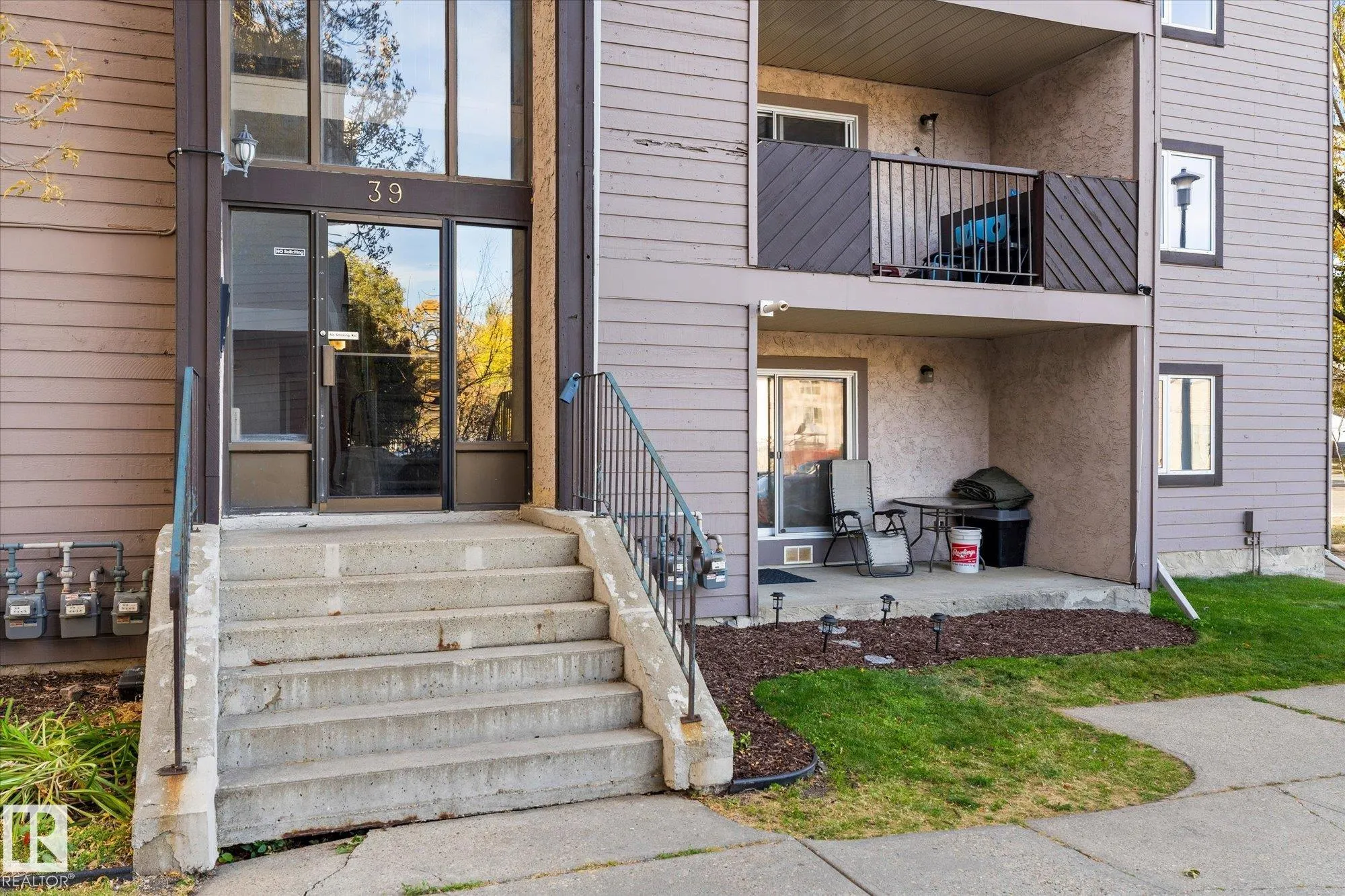 39 AKINS Drive