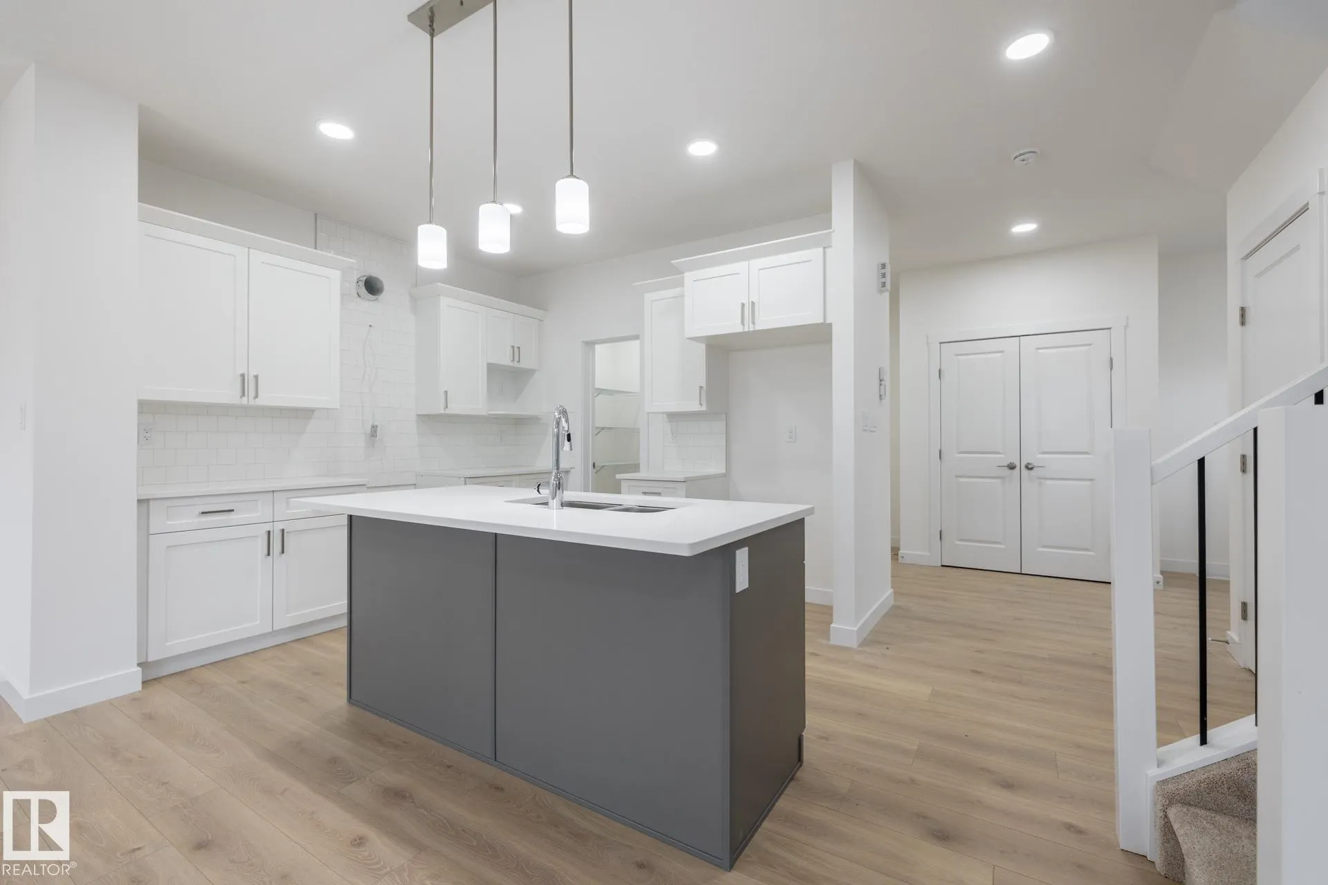 5264 KINNEY Place