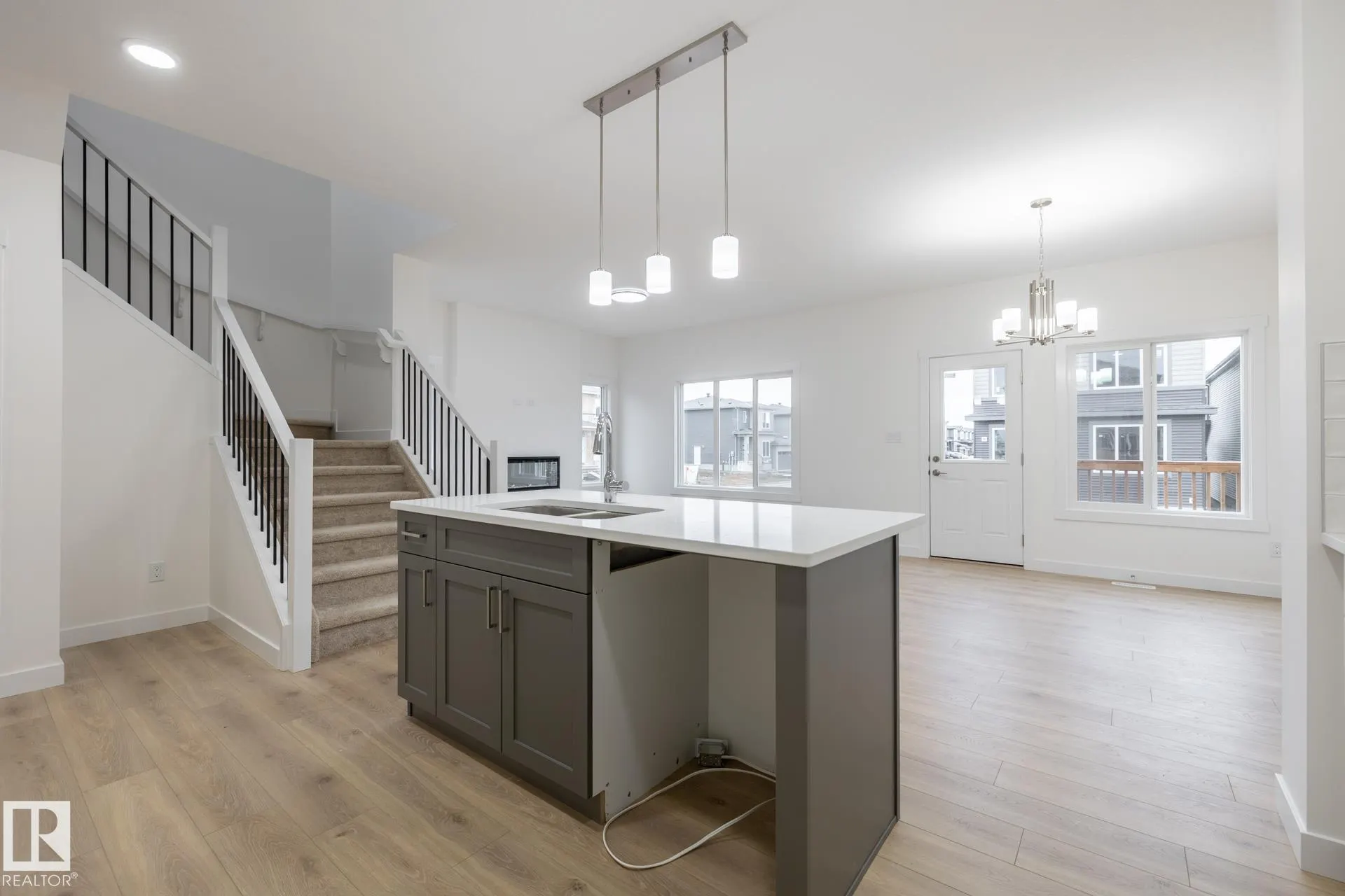 5264 KINNEY Place