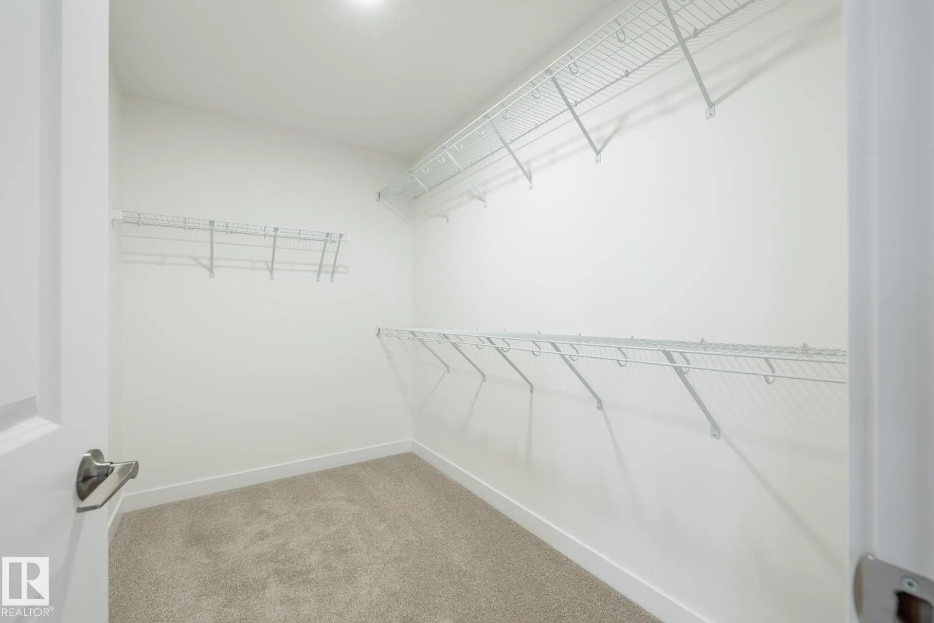 5264 KINNEY Place