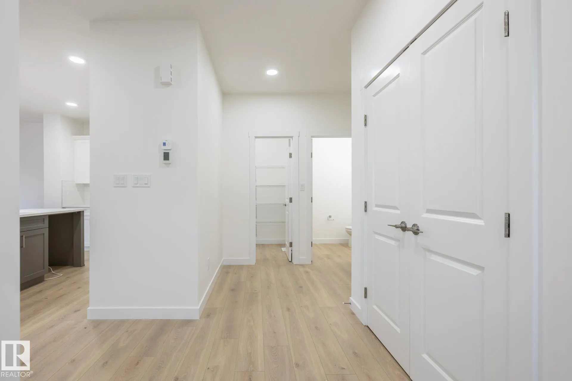 5264 KINNEY Place