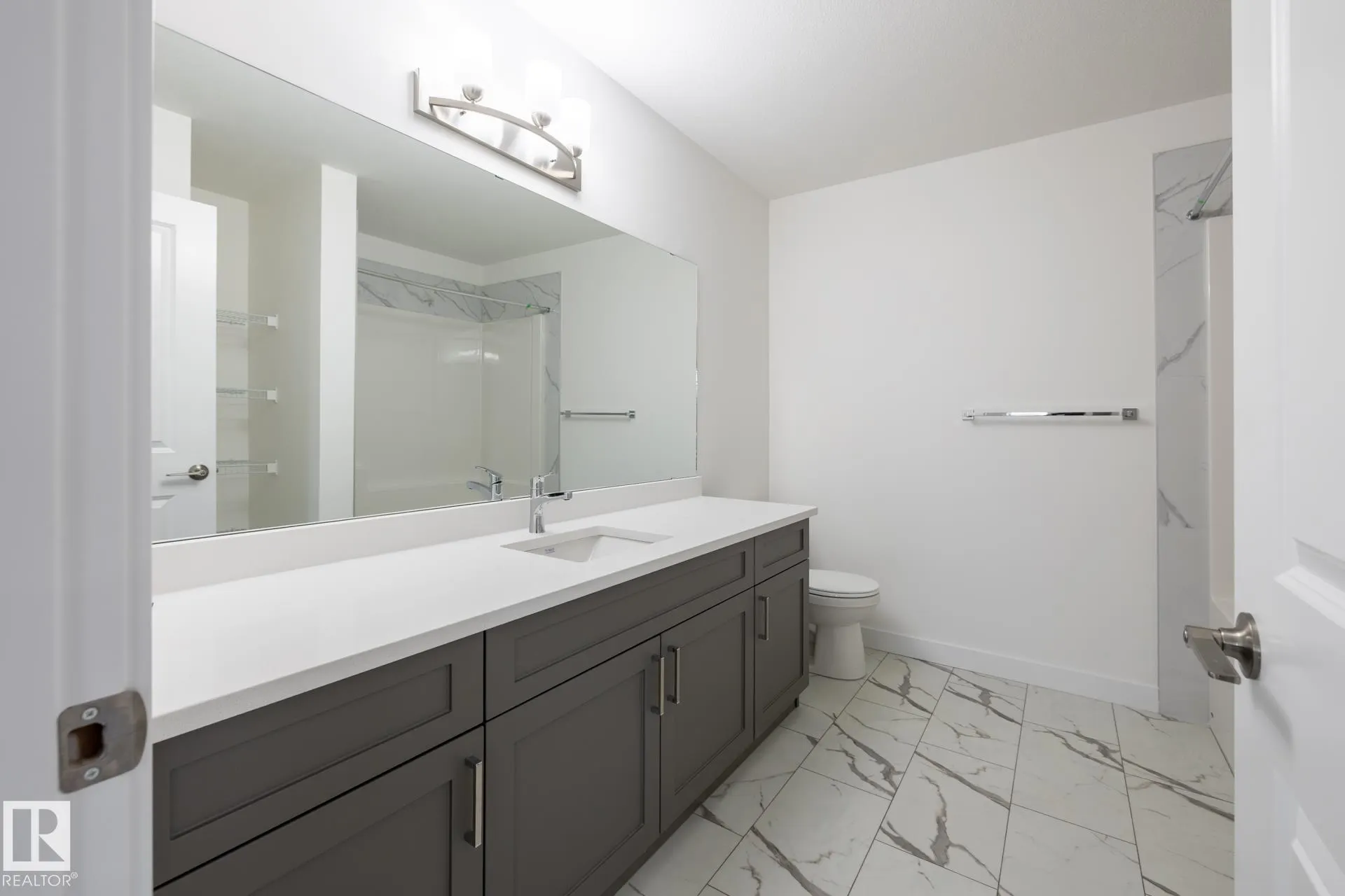 5264 KINNEY Place