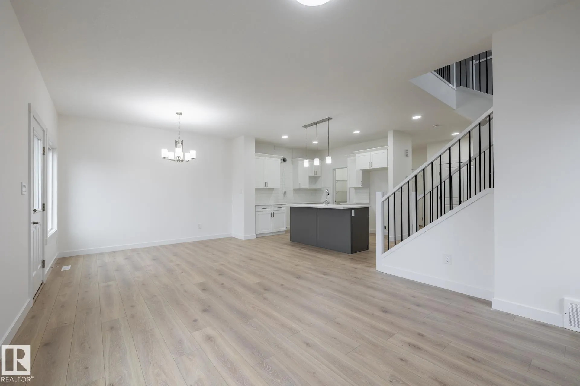 5264 KINNEY Place