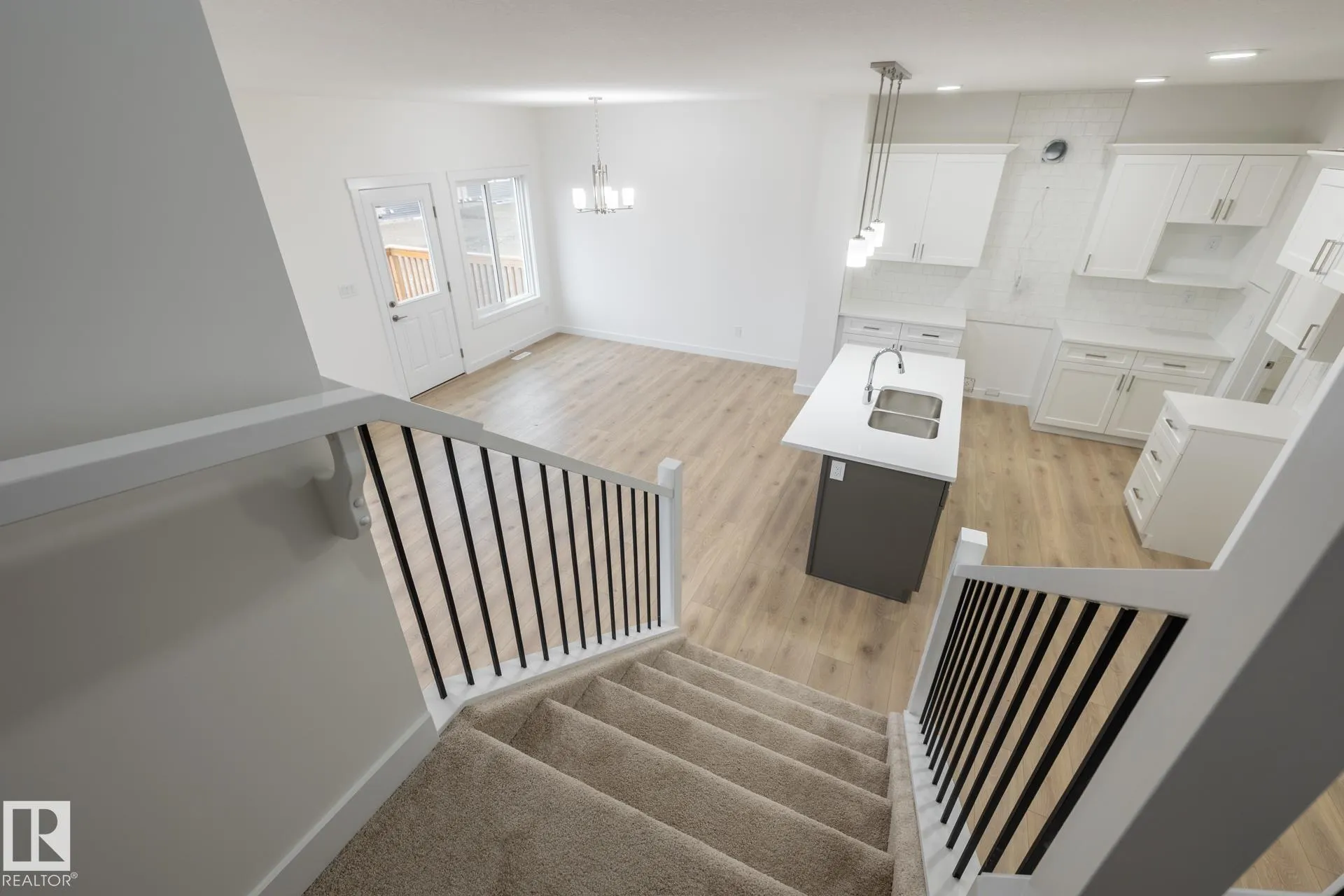 5264 KINNEY Place