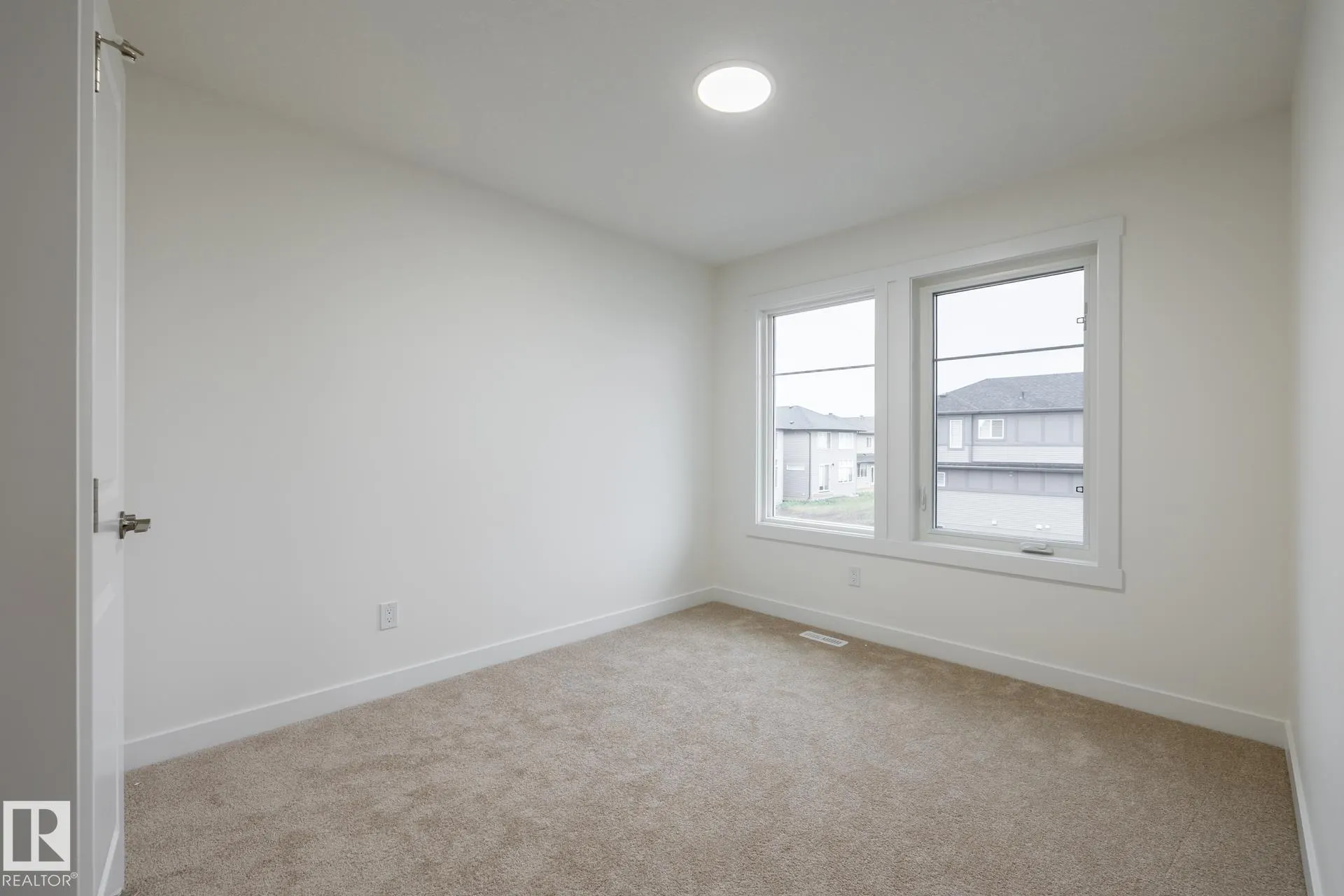 5264 KINNEY Place