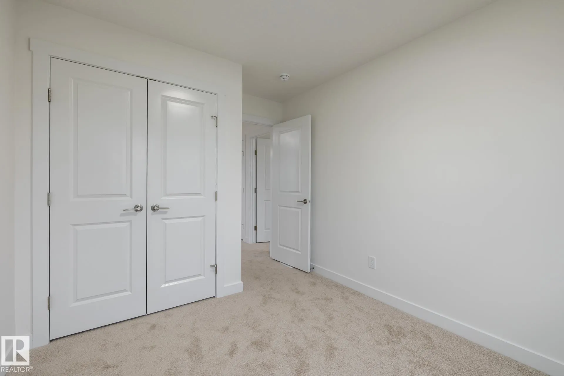 5264 KINNEY Place