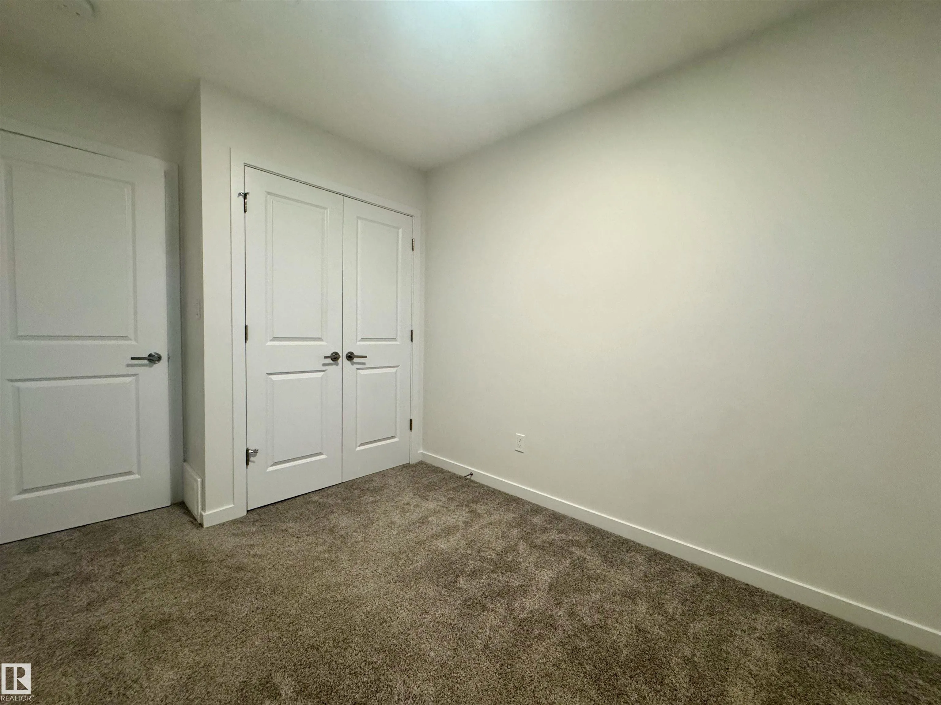 472 EDGEMONT Drive