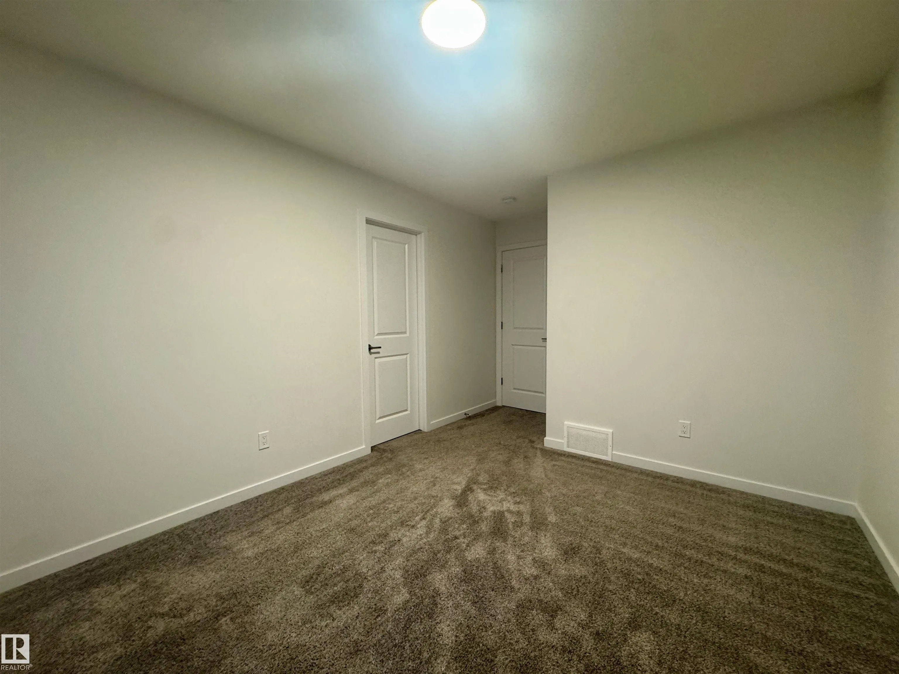 472 EDGEMONT Drive