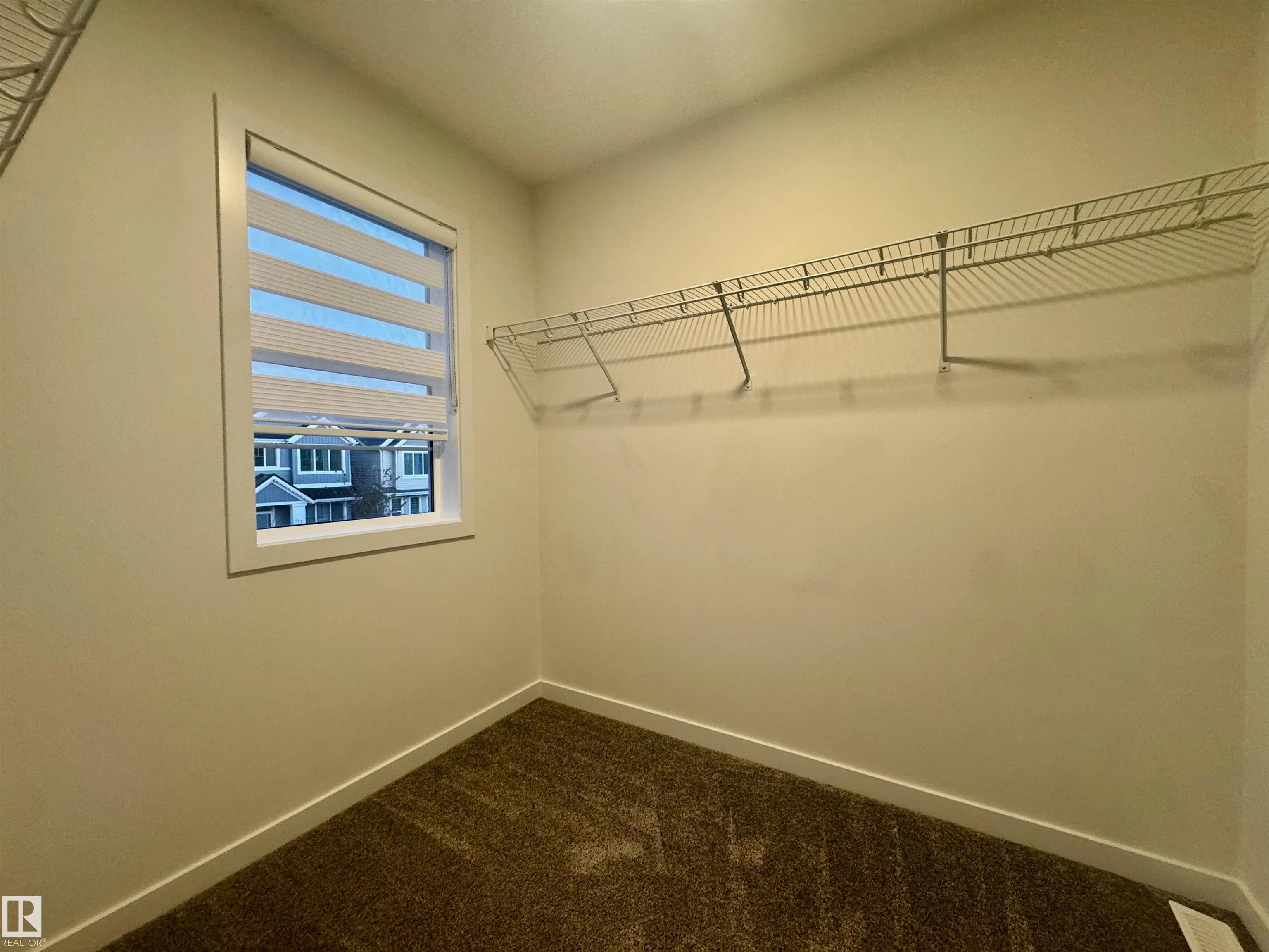 472 EDGEMONT Drive