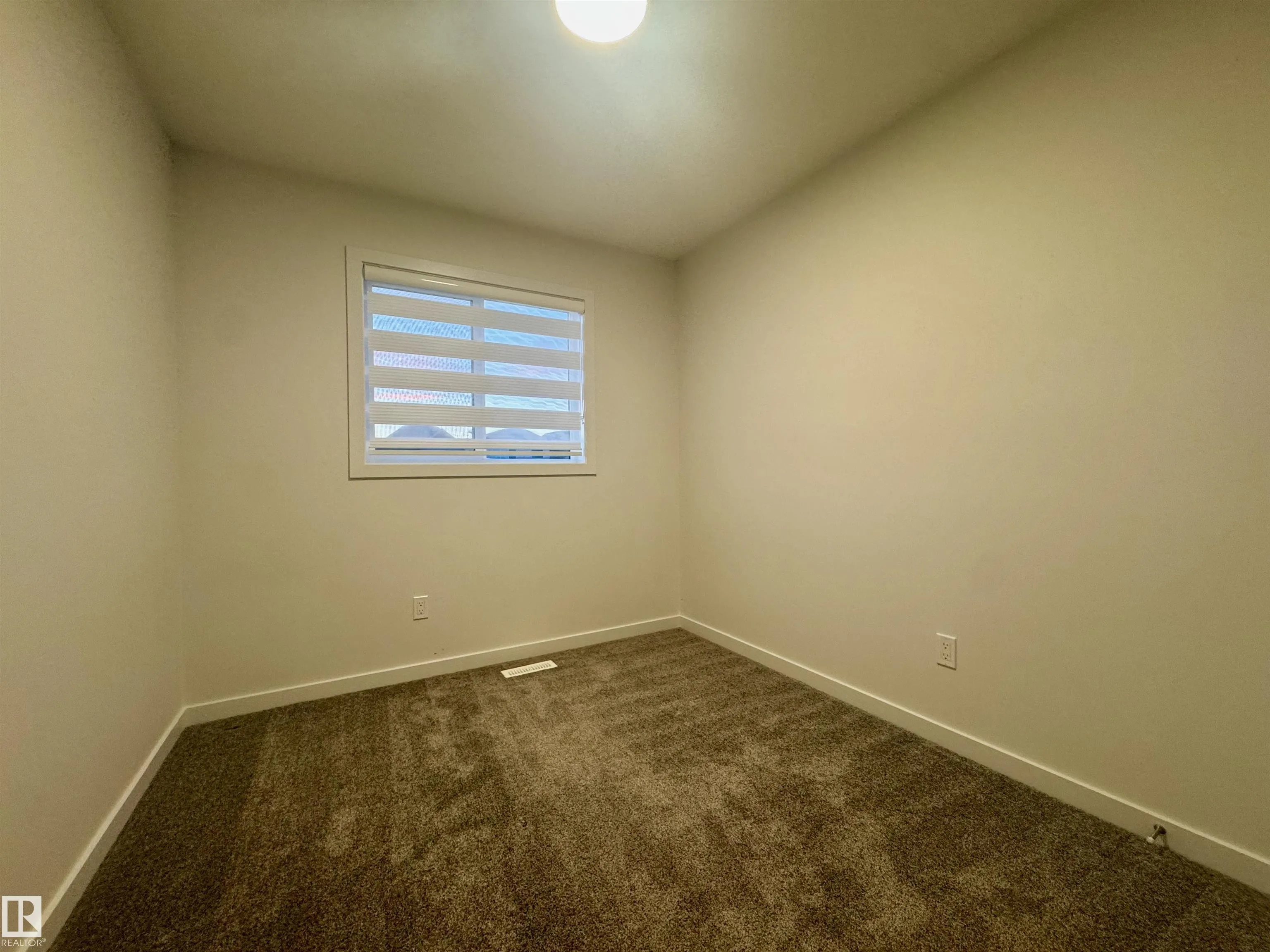 472 EDGEMONT Drive