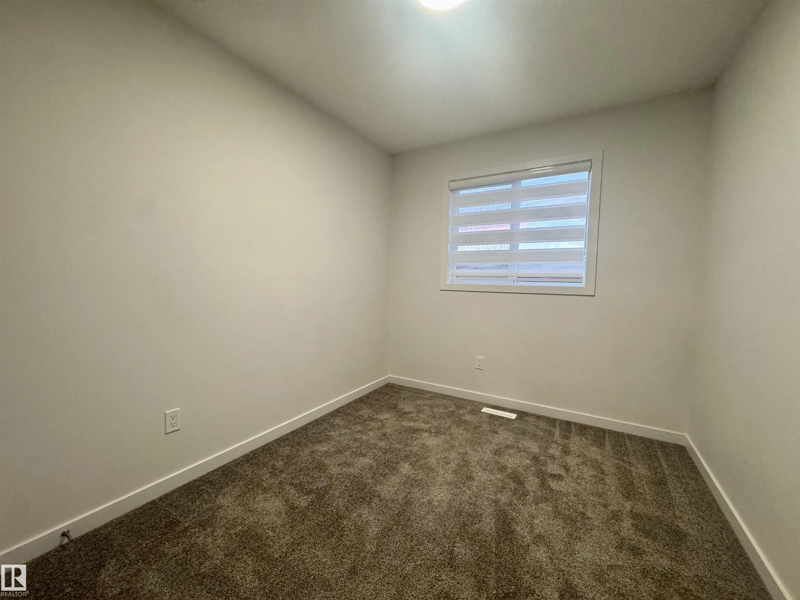 472 EDGEMONT Drive