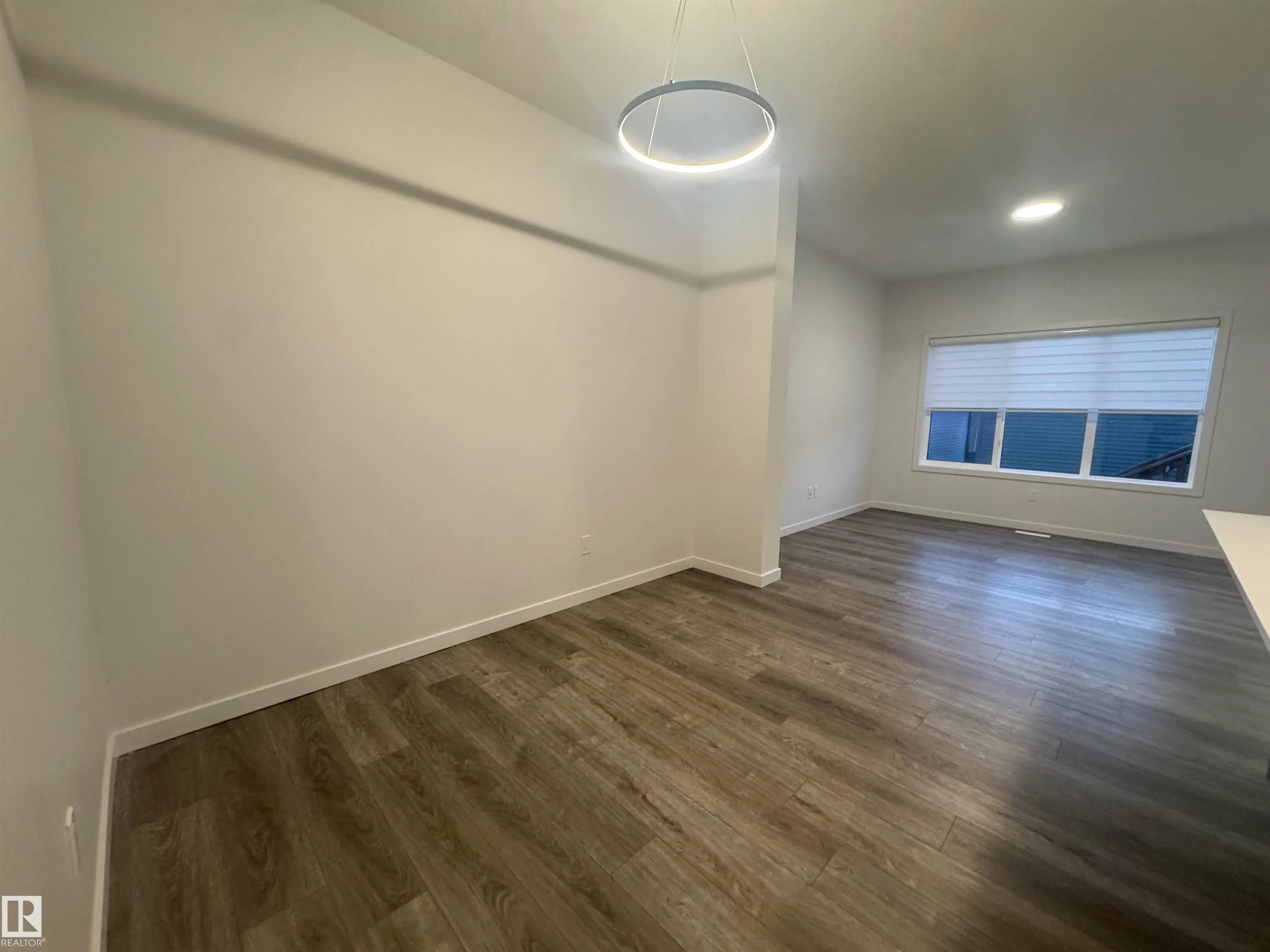 472 EDGEMONT Drive