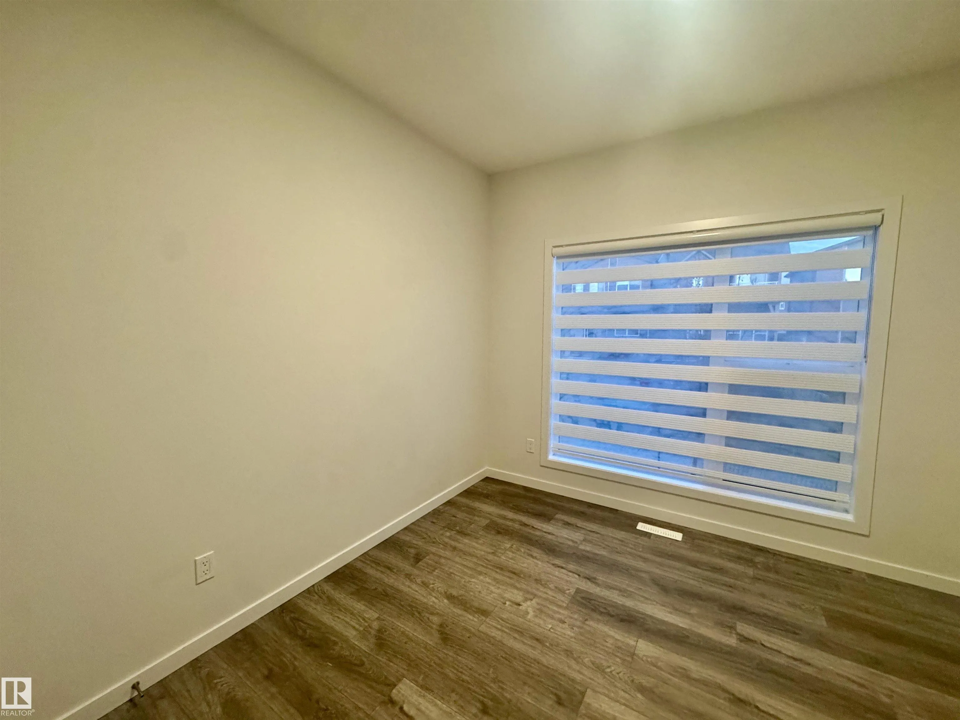 472 EDGEMONT Drive