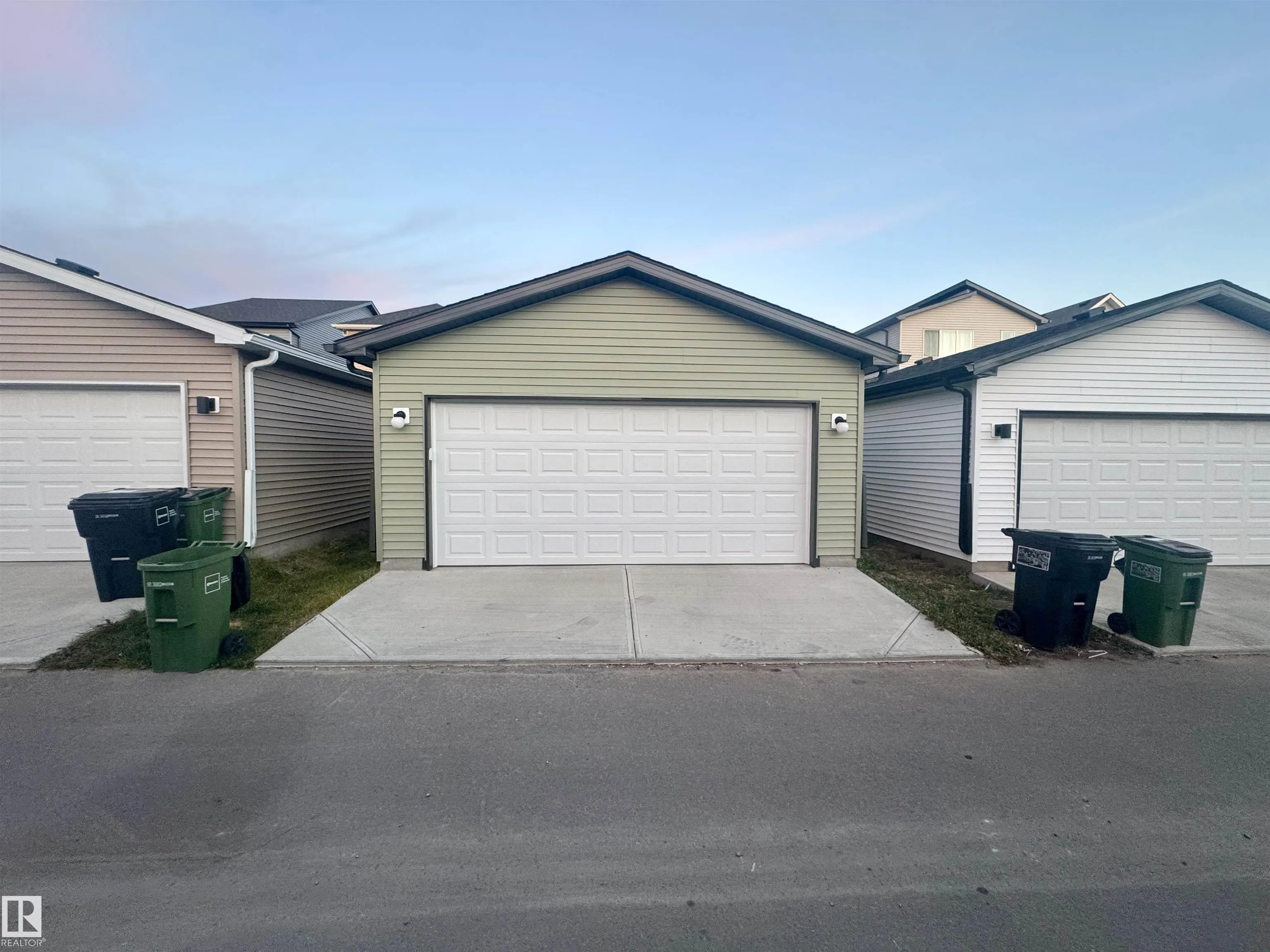 472 EDGEMONT Drive