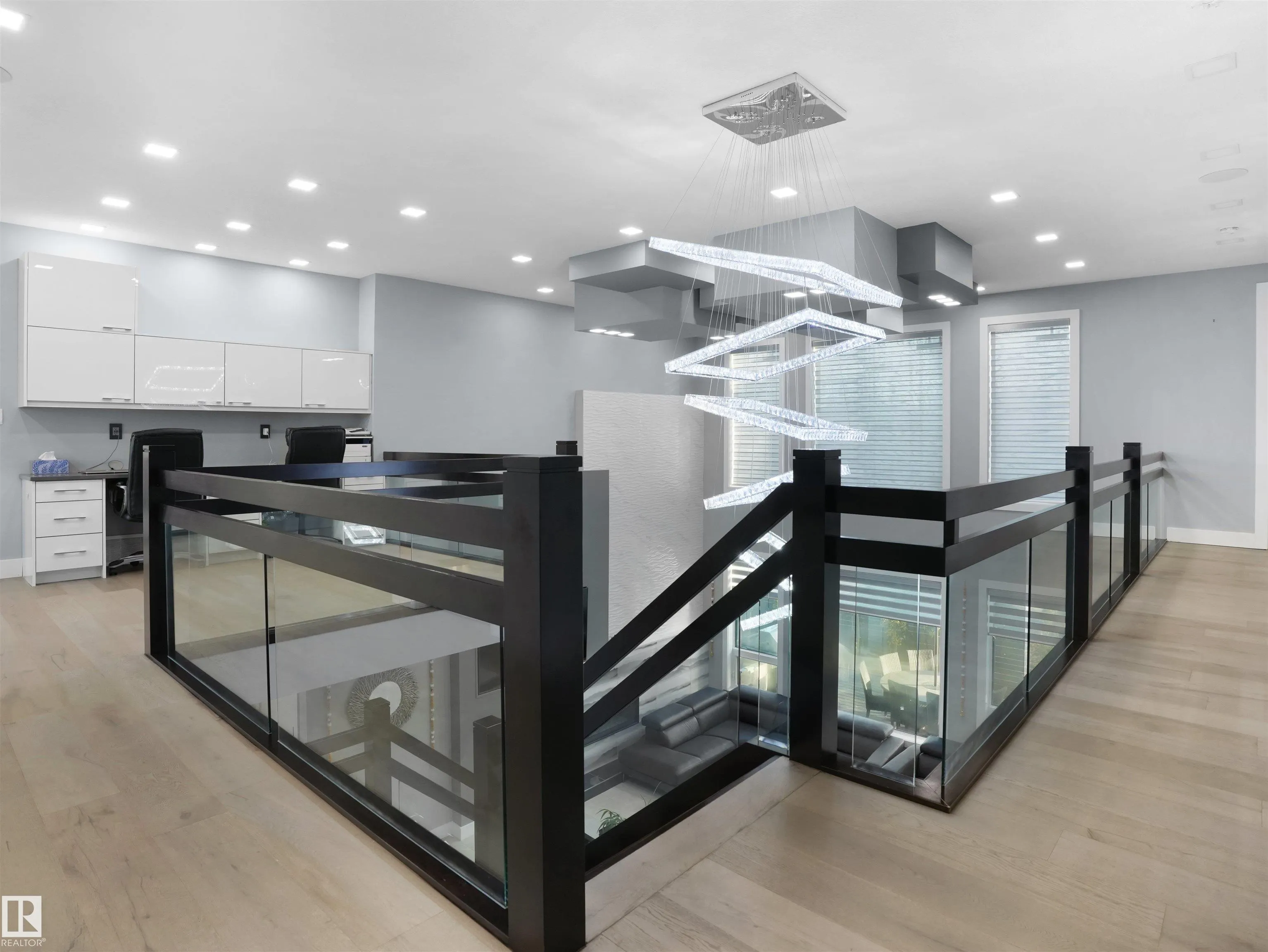 913 WOOD Place
