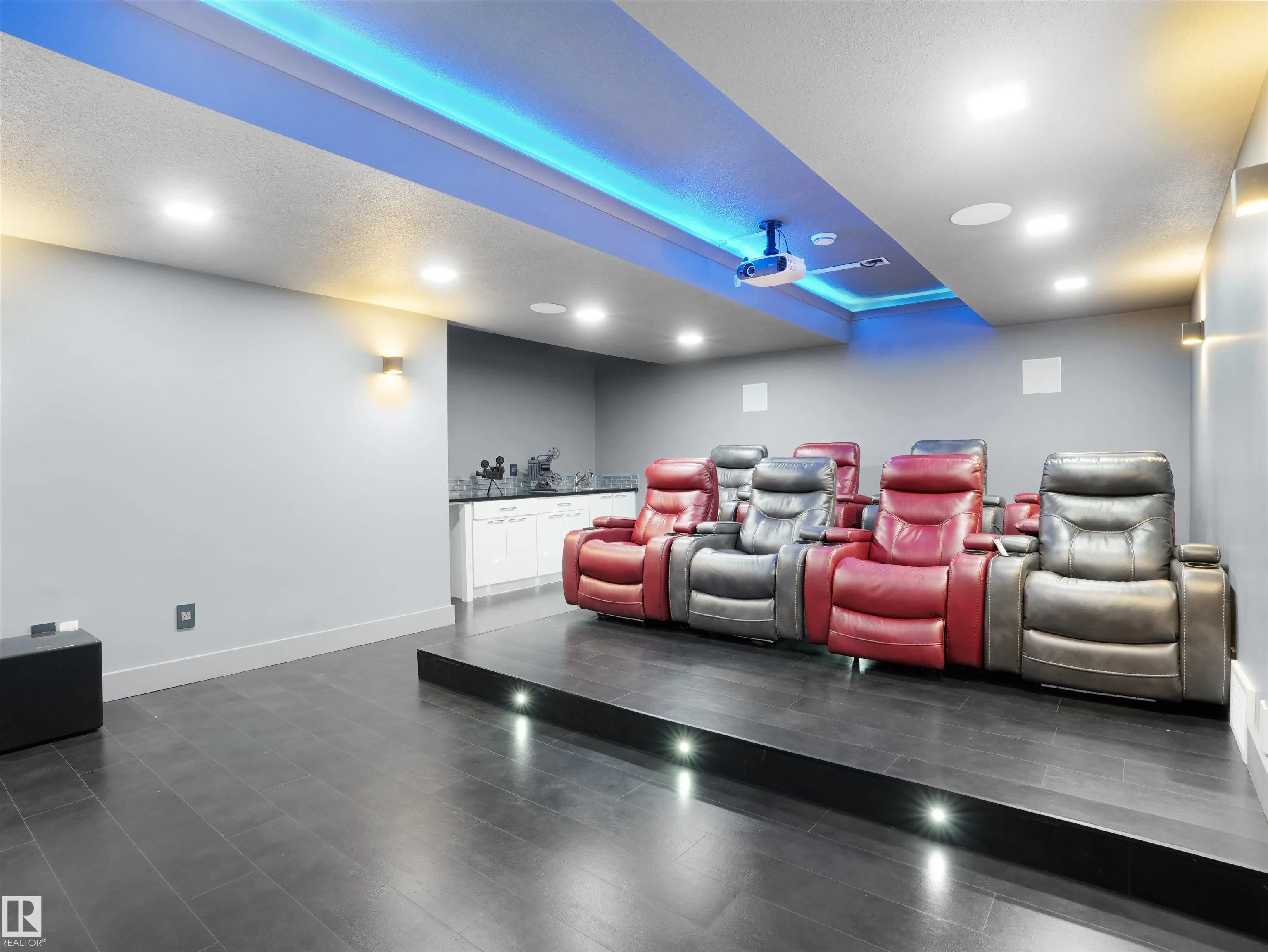 913 WOOD Place