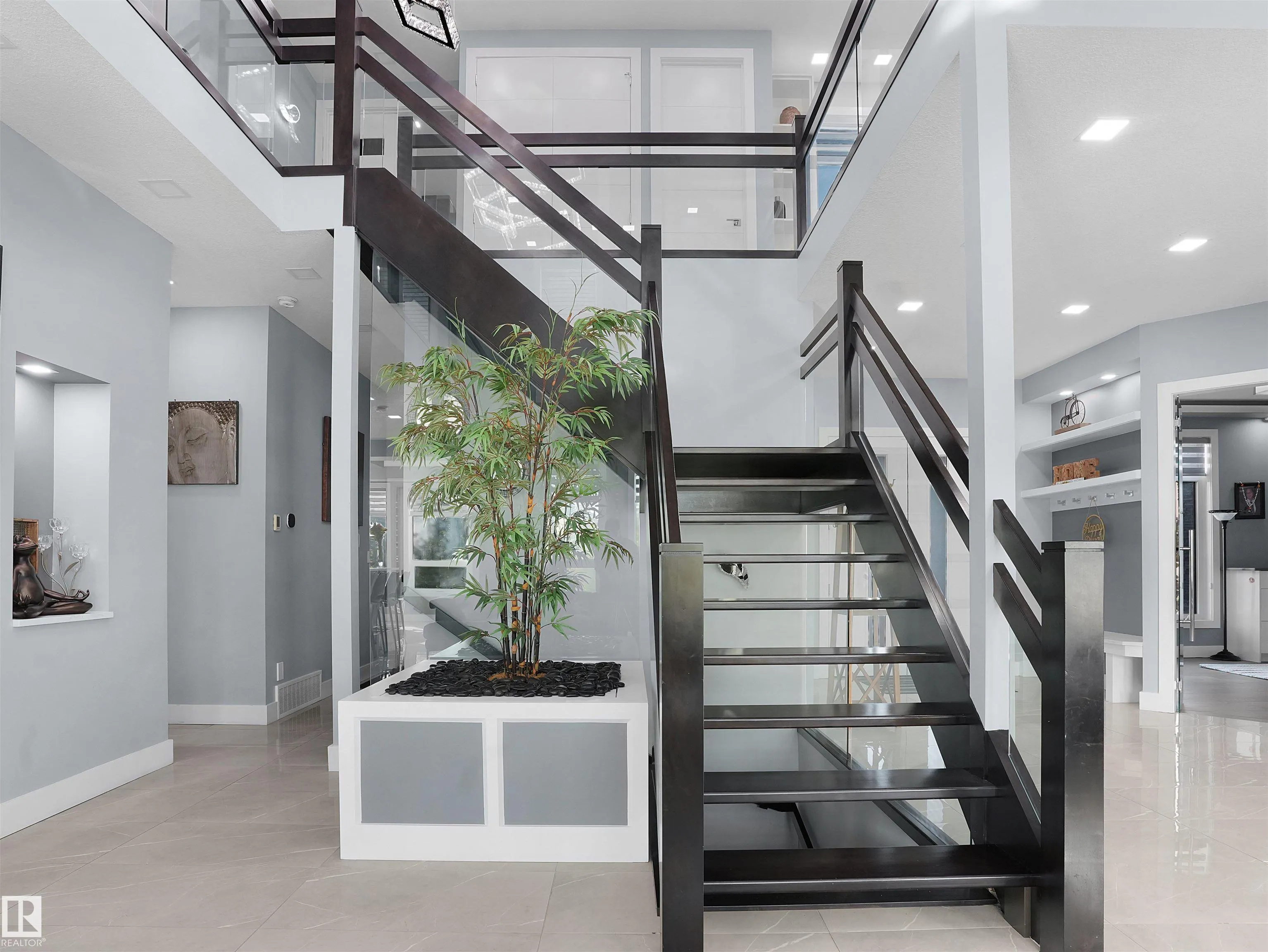 913 WOOD Place