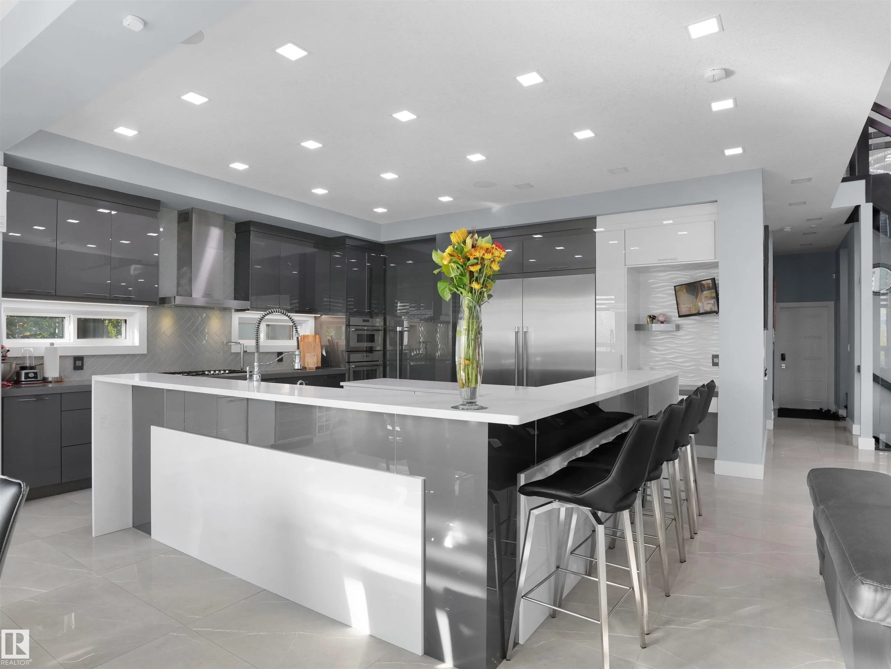 913 WOOD Place