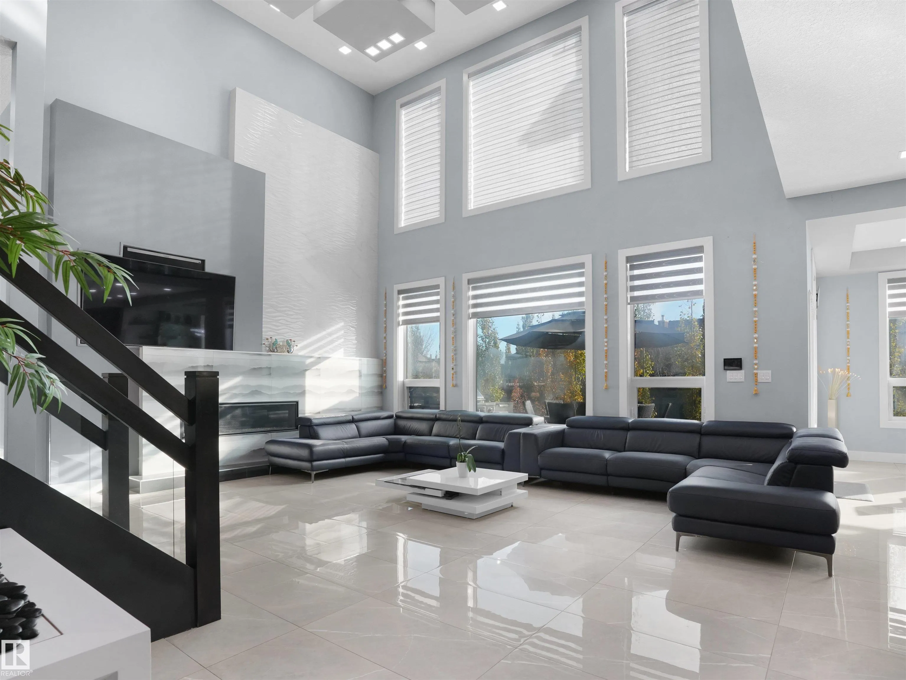 913 WOOD Place
