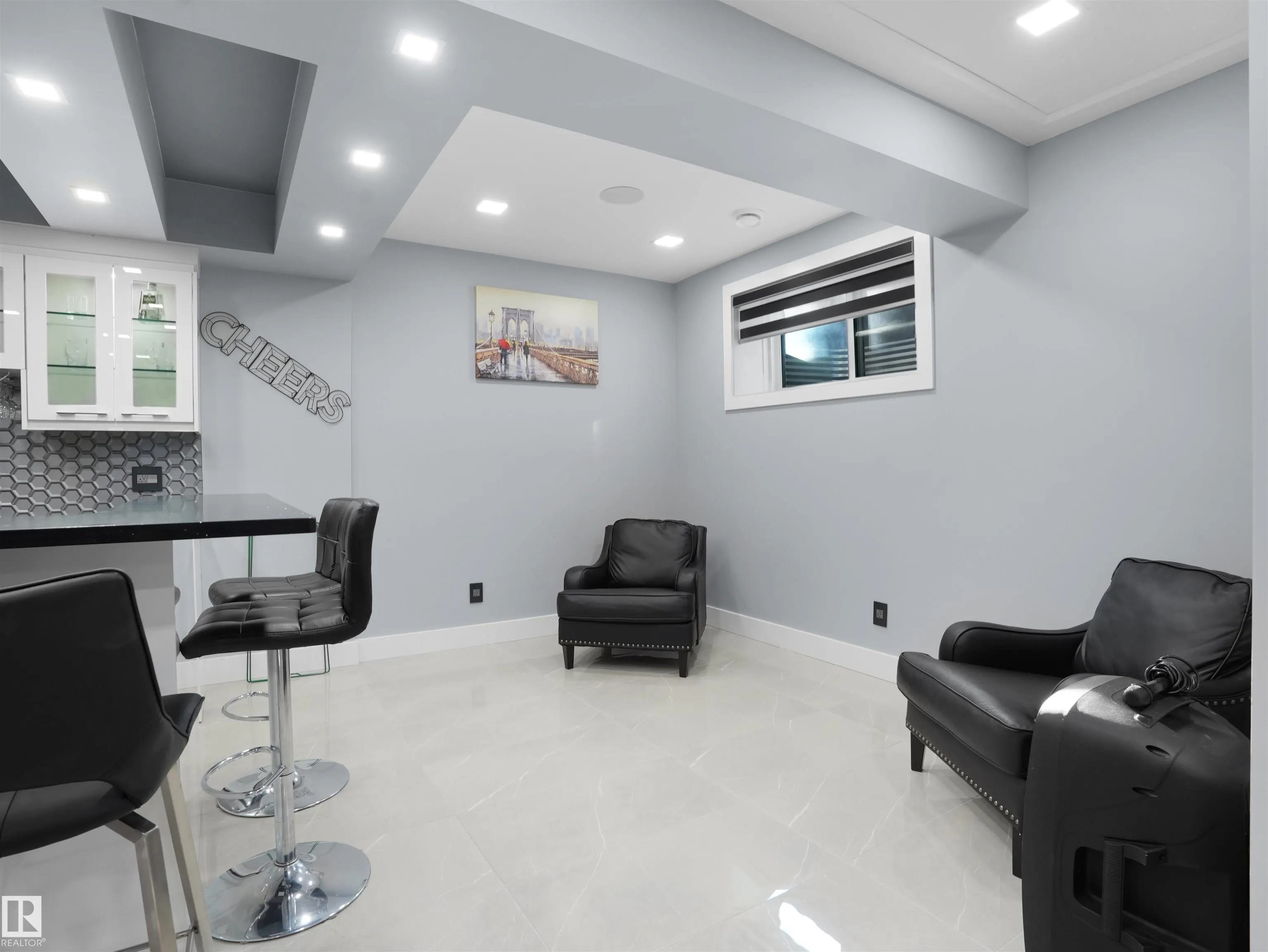913 WOOD Place