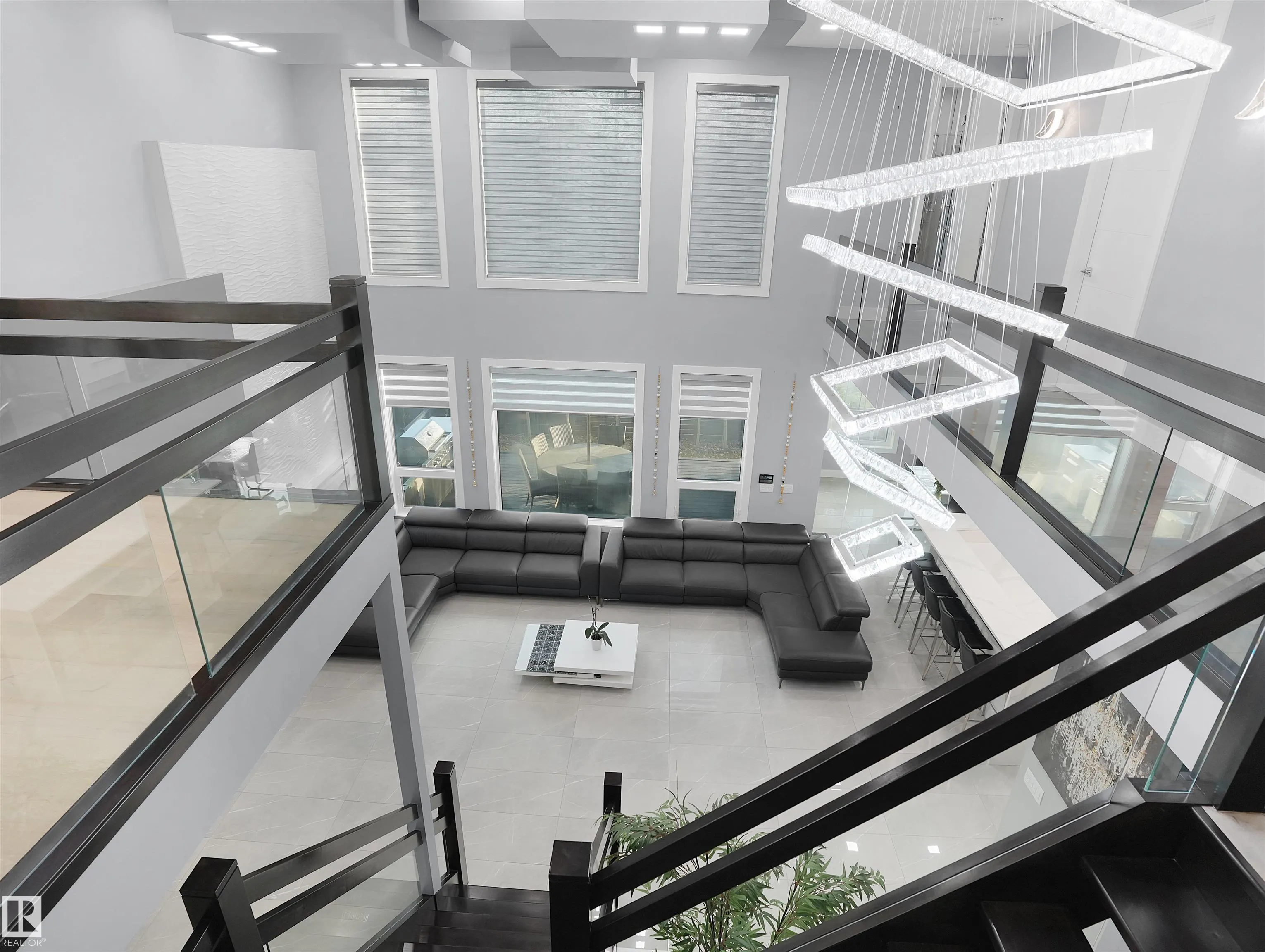 913 WOOD Place