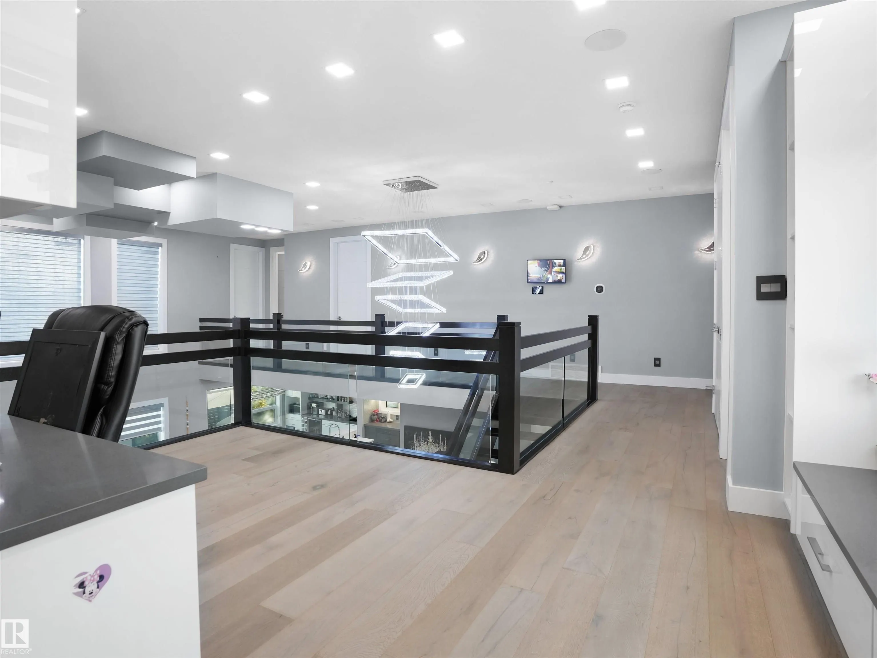 913 WOOD Place