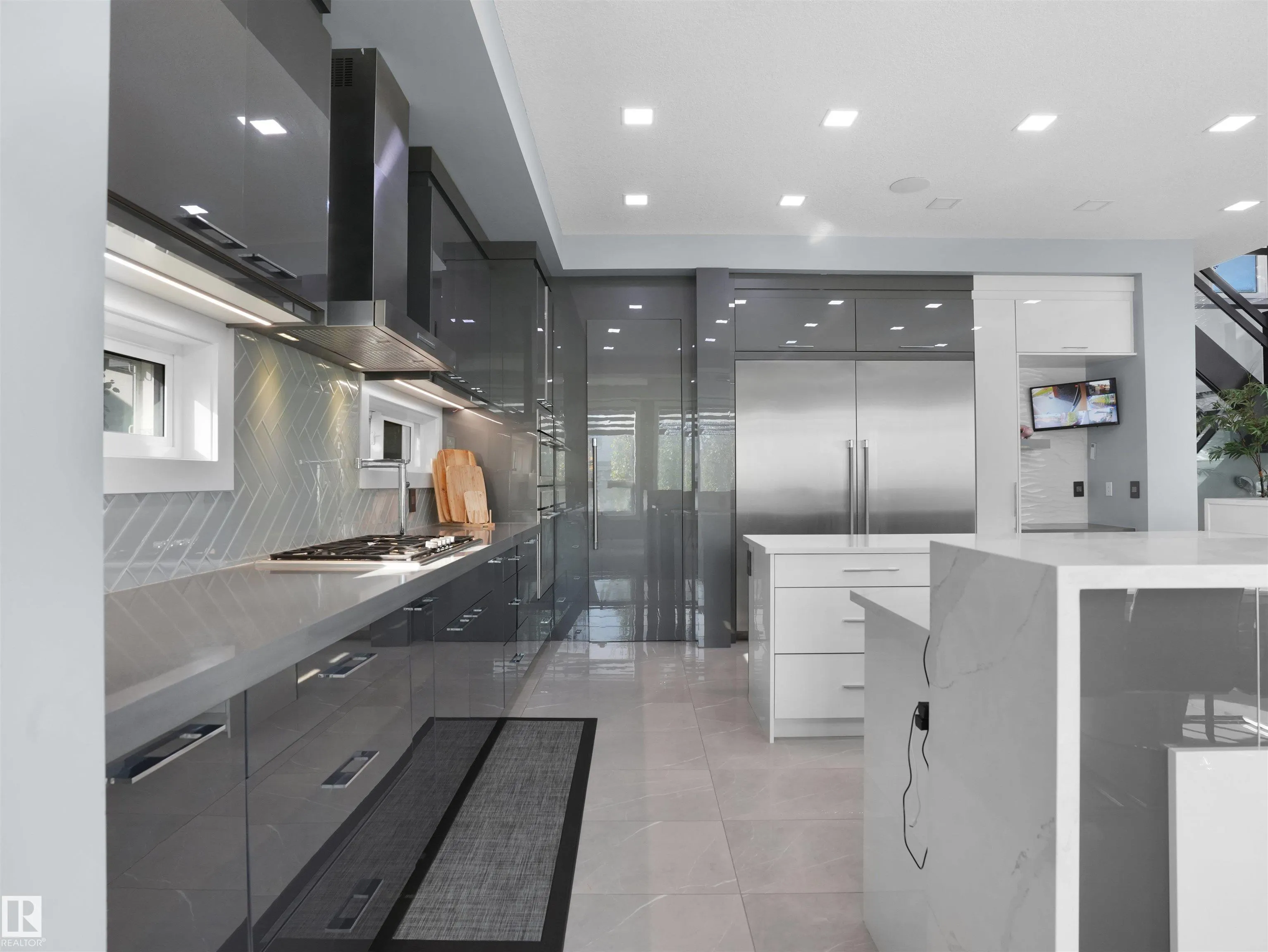 913 WOOD Place