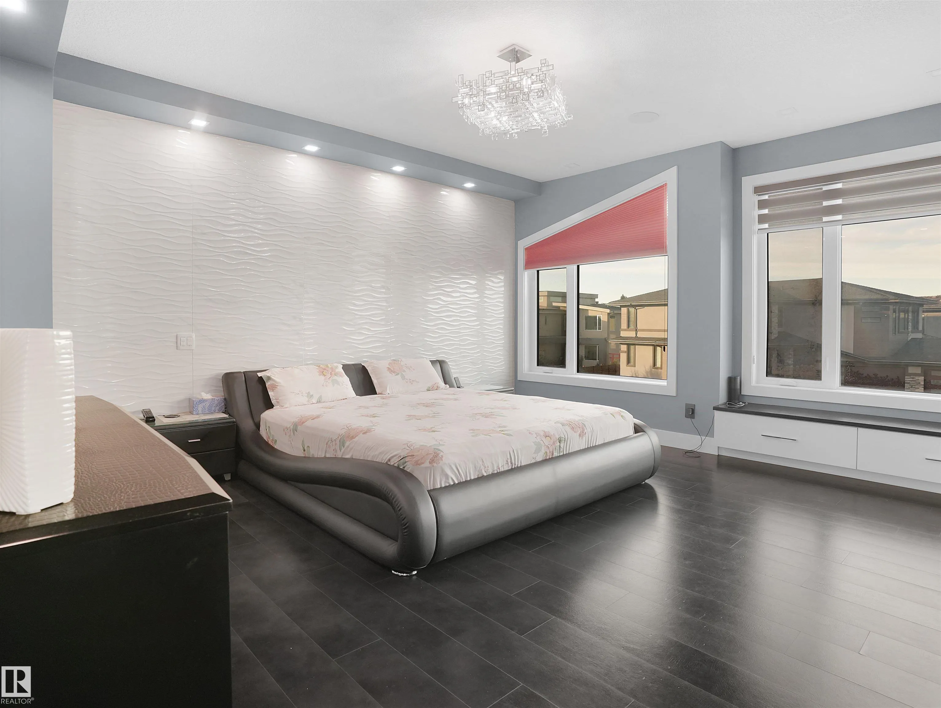 913 WOOD Place