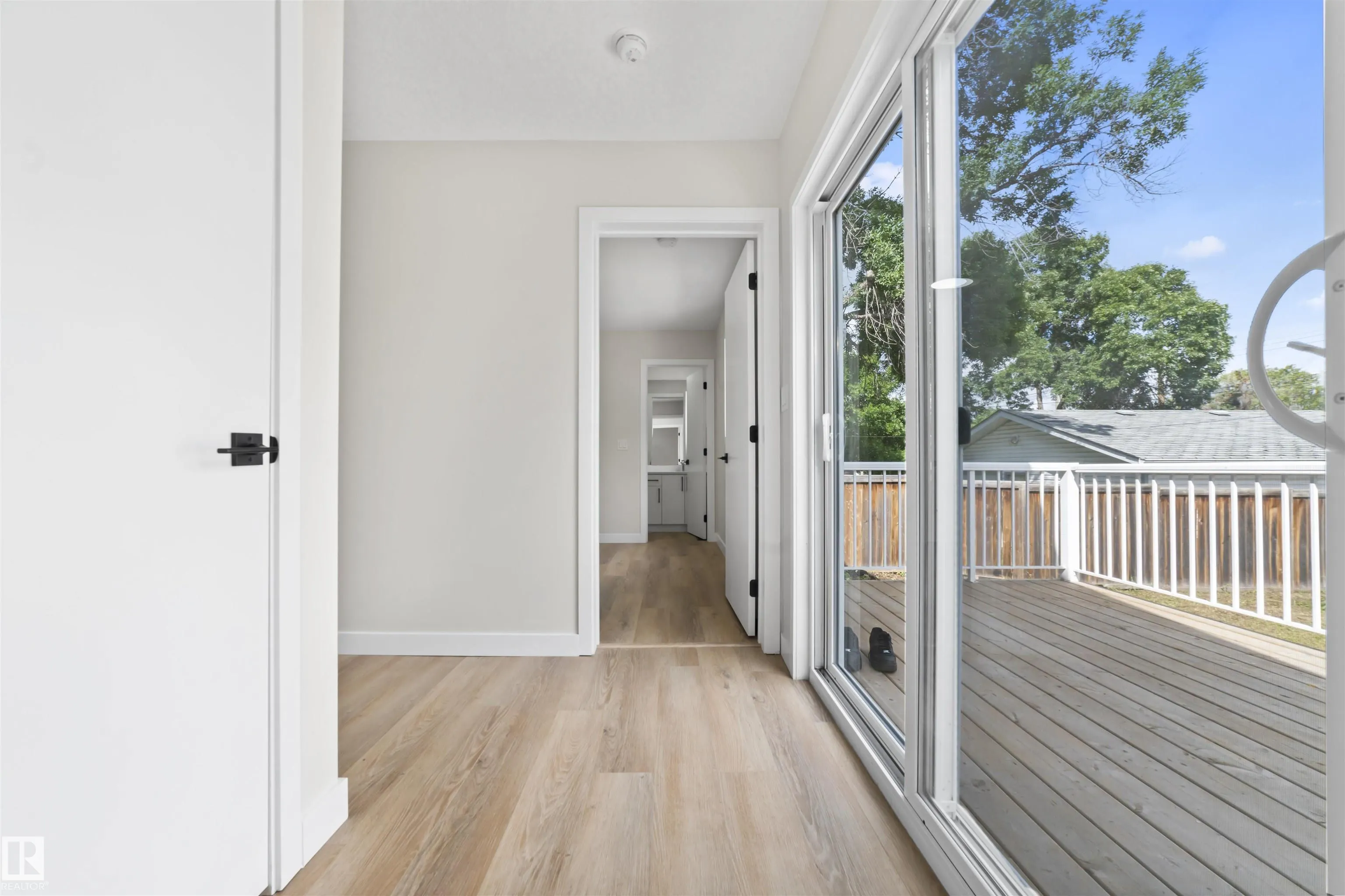 5032 55 AVE