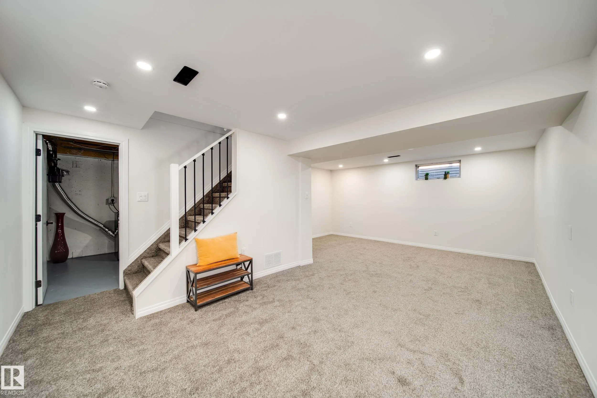289 RIDGEWOOD