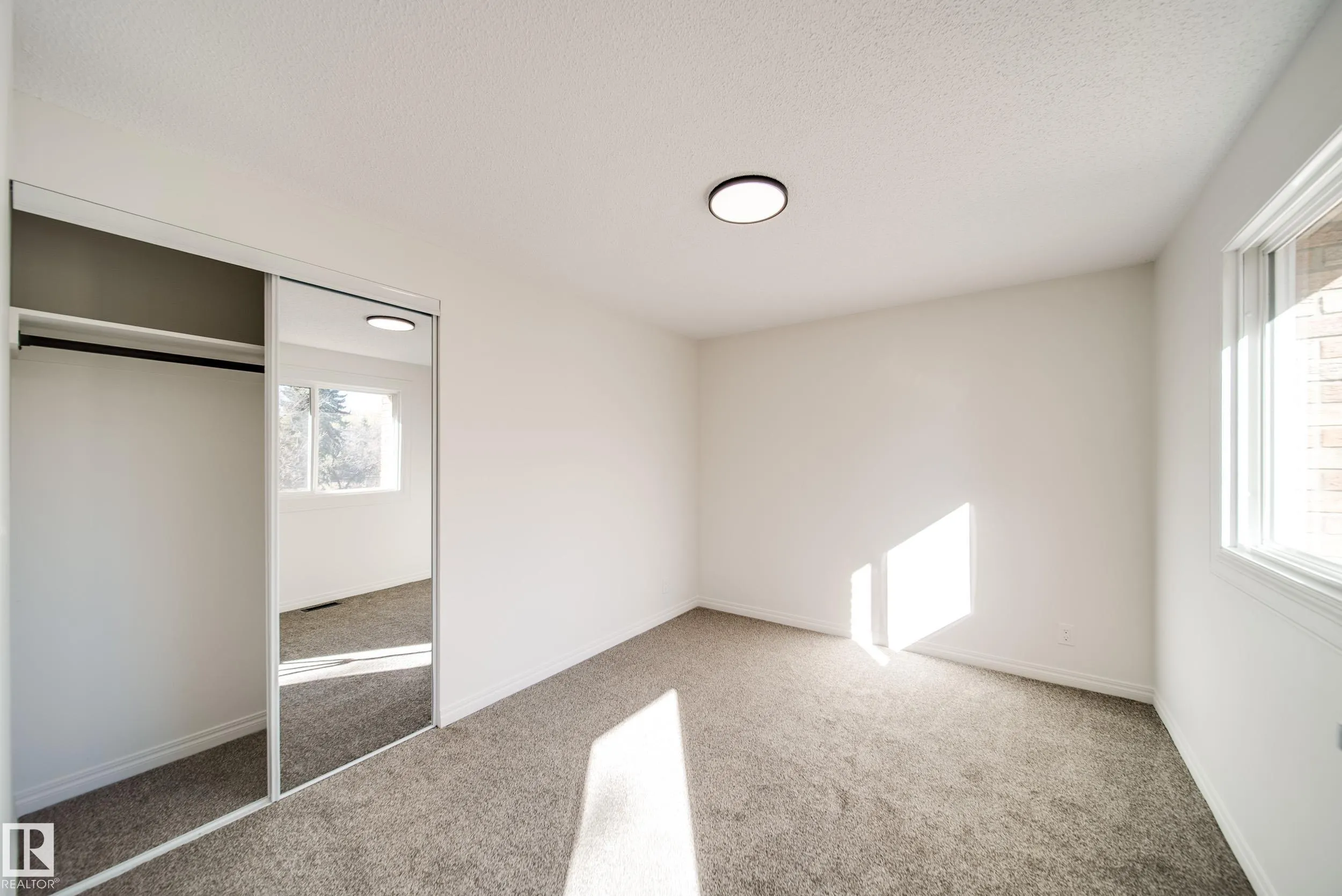 289 RIDGEWOOD