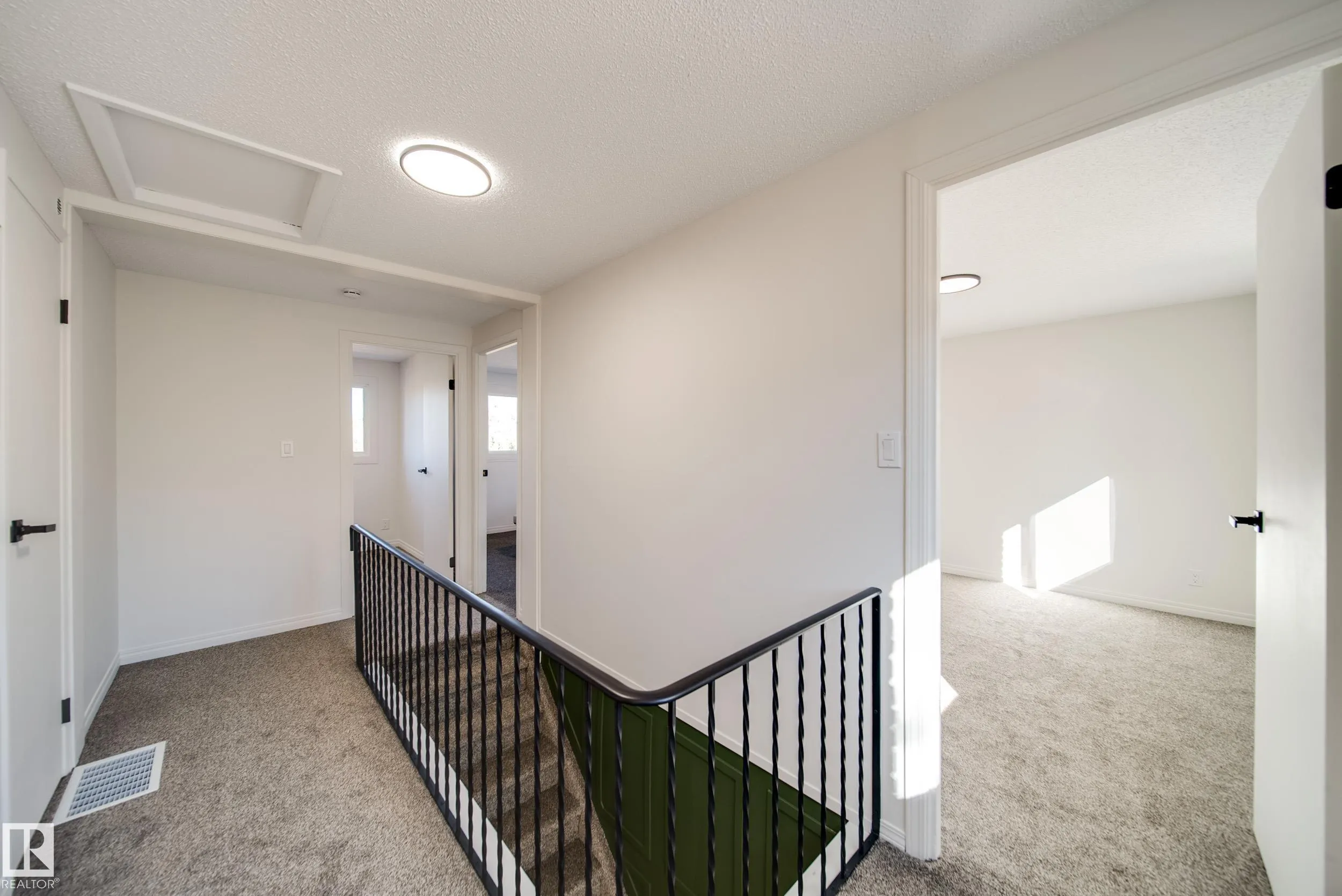 289 RIDGEWOOD