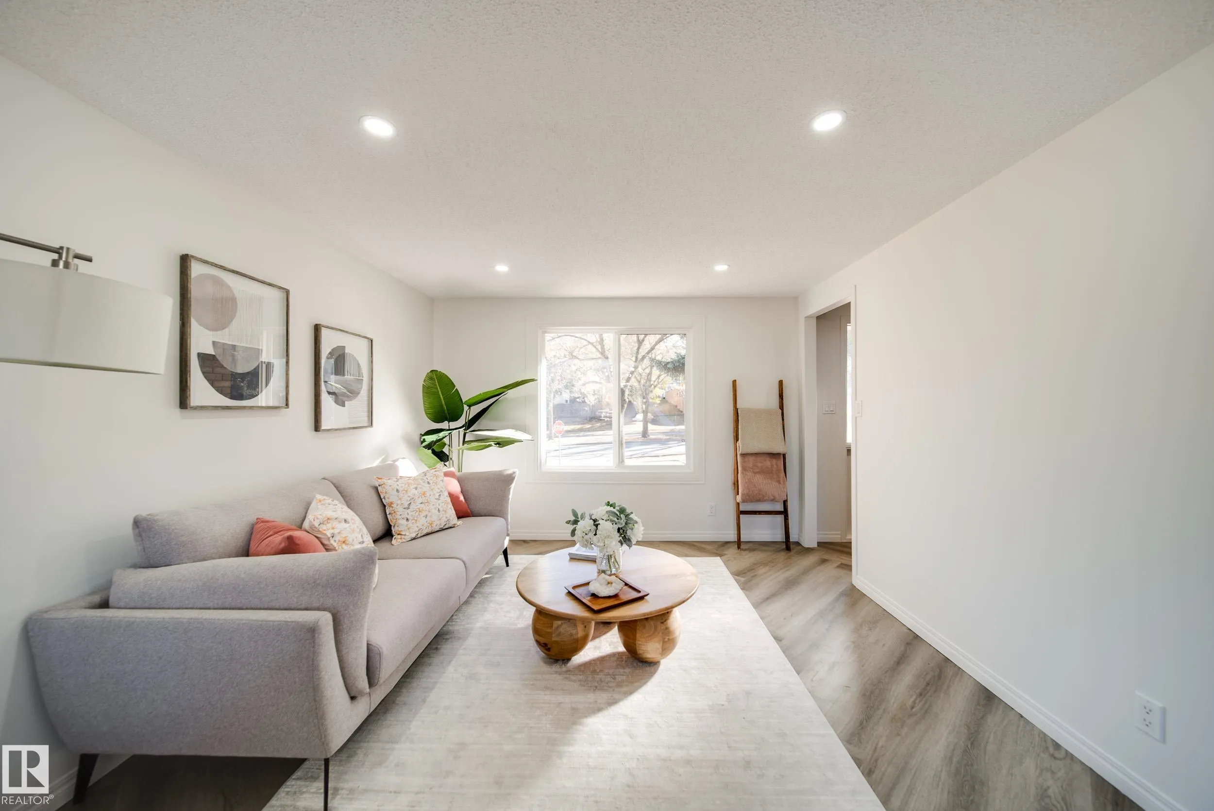 289 RIDGEWOOD