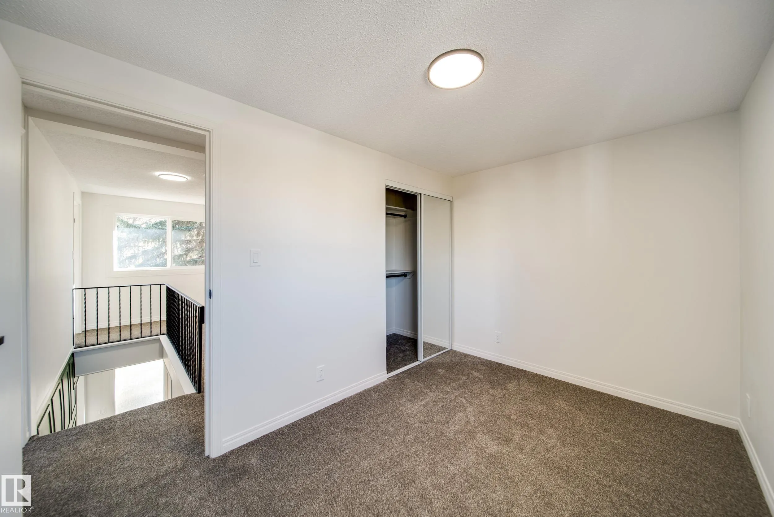 289 RIDGEWOOD