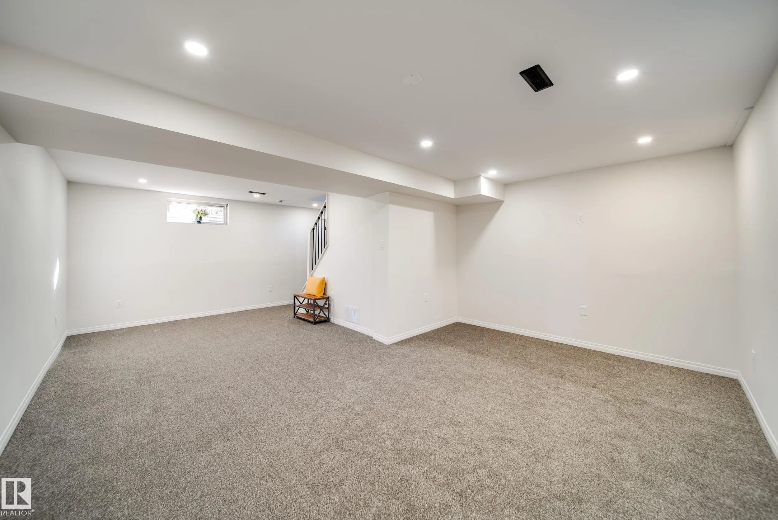 289 RIDGEWOOD