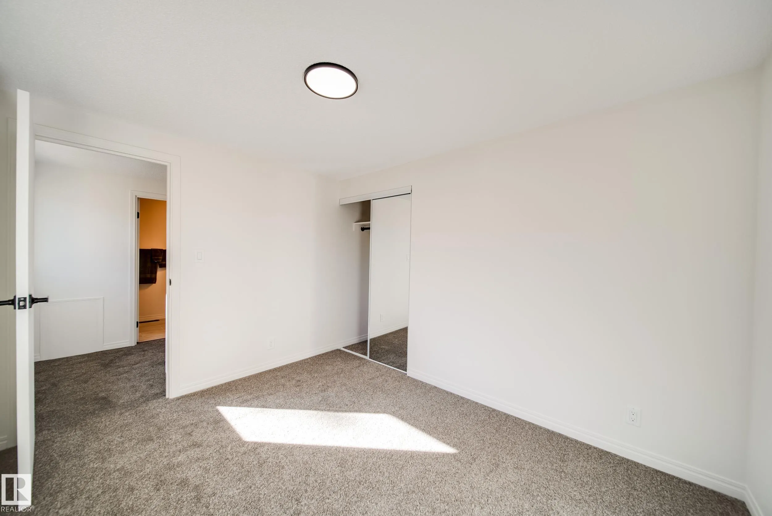 289 RIDGEWOOD