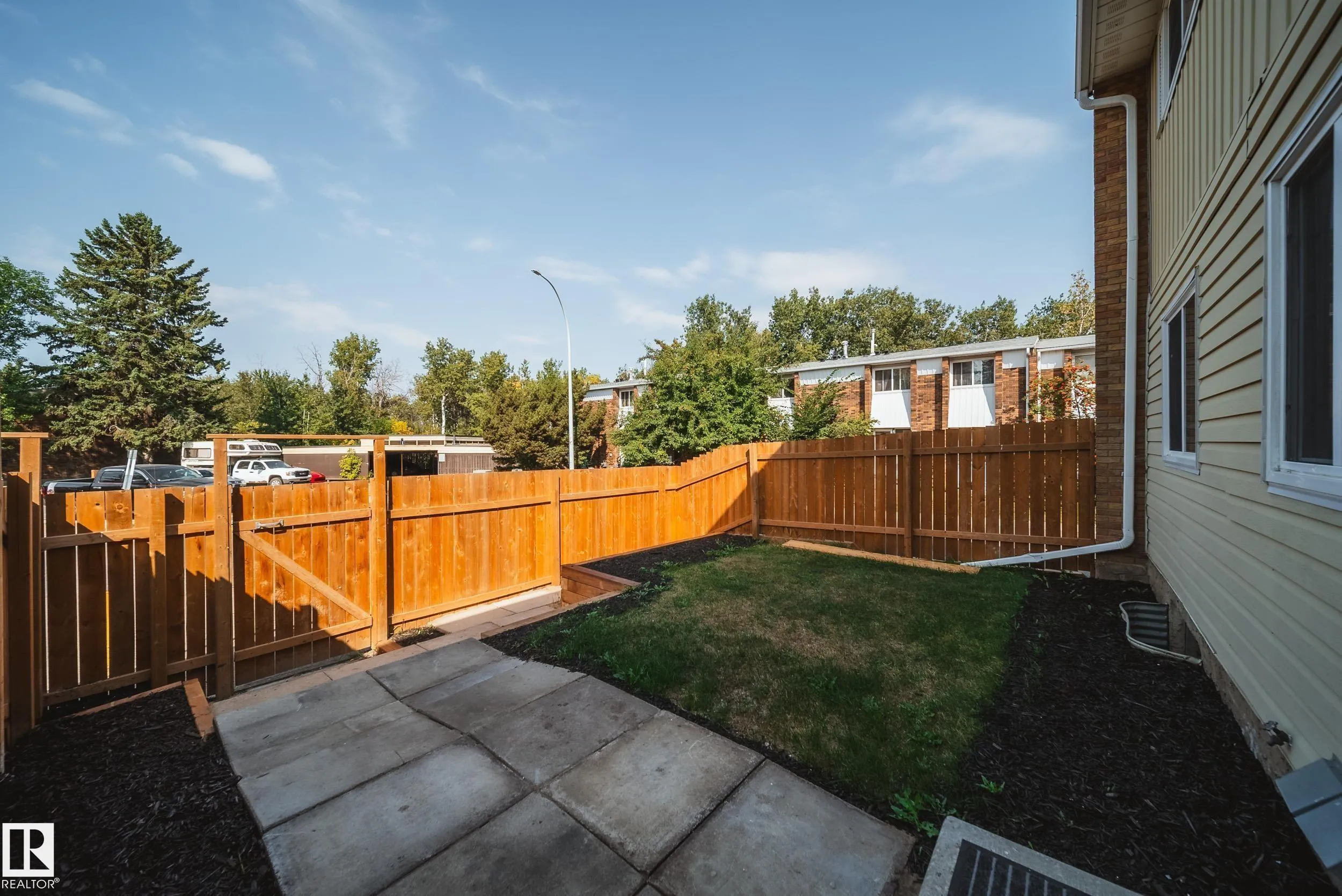 289 RIDGEWOOD