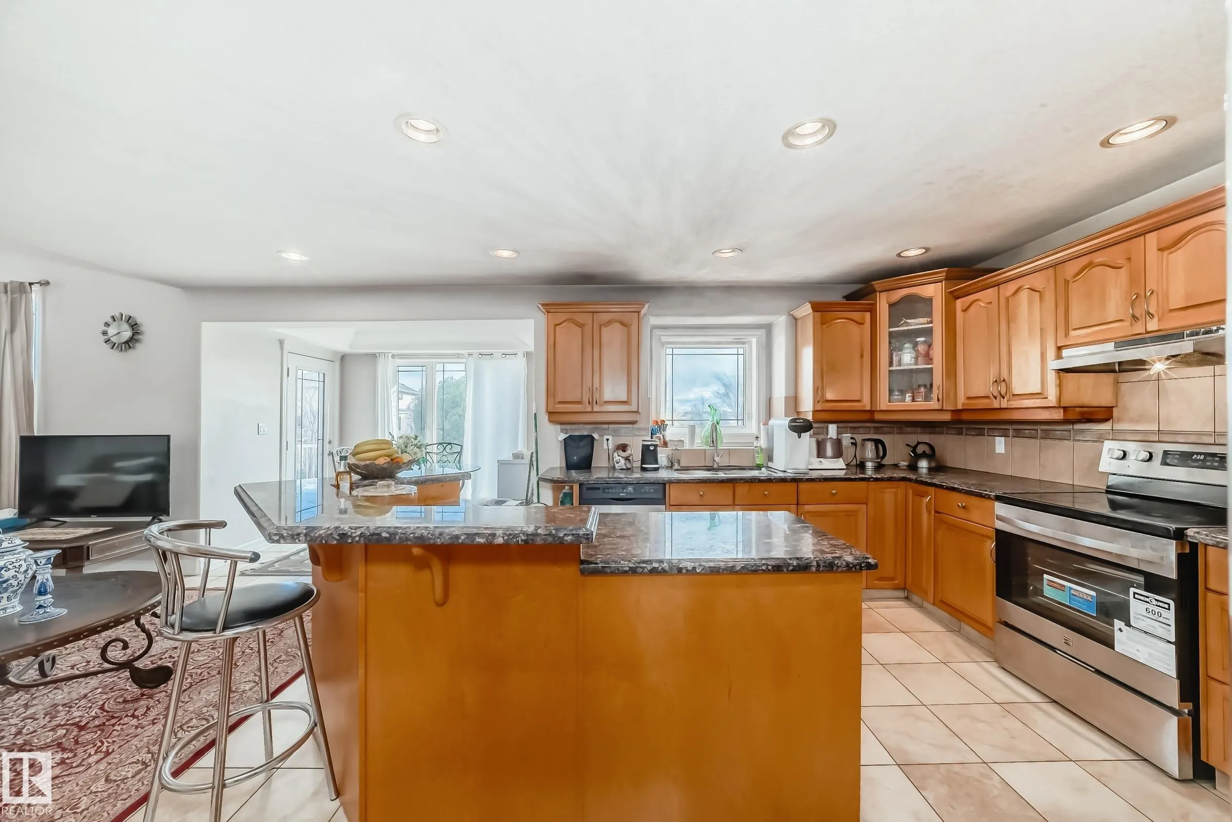 1525 HASWELL Close