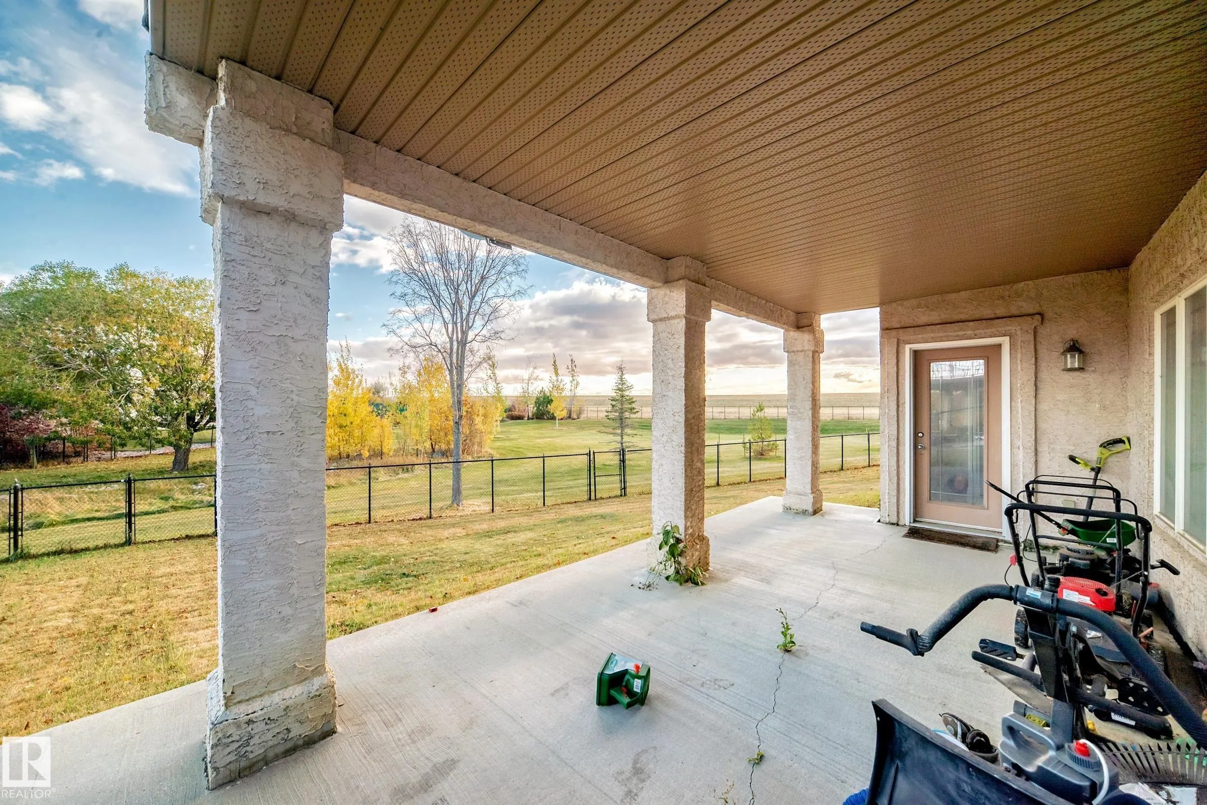1525 HASWELL Close
