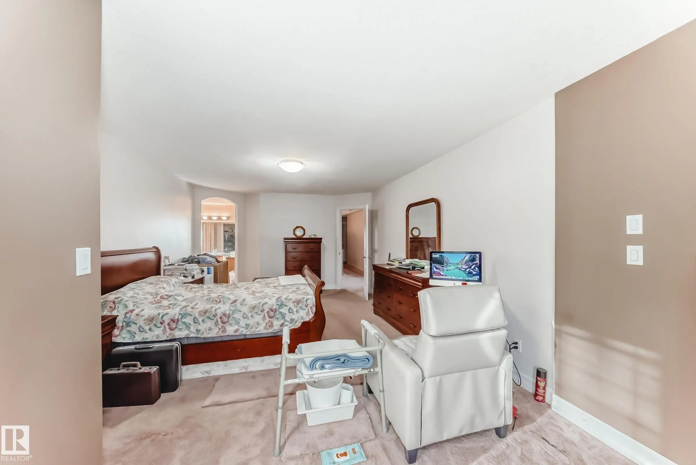 1525 HASWELL Close