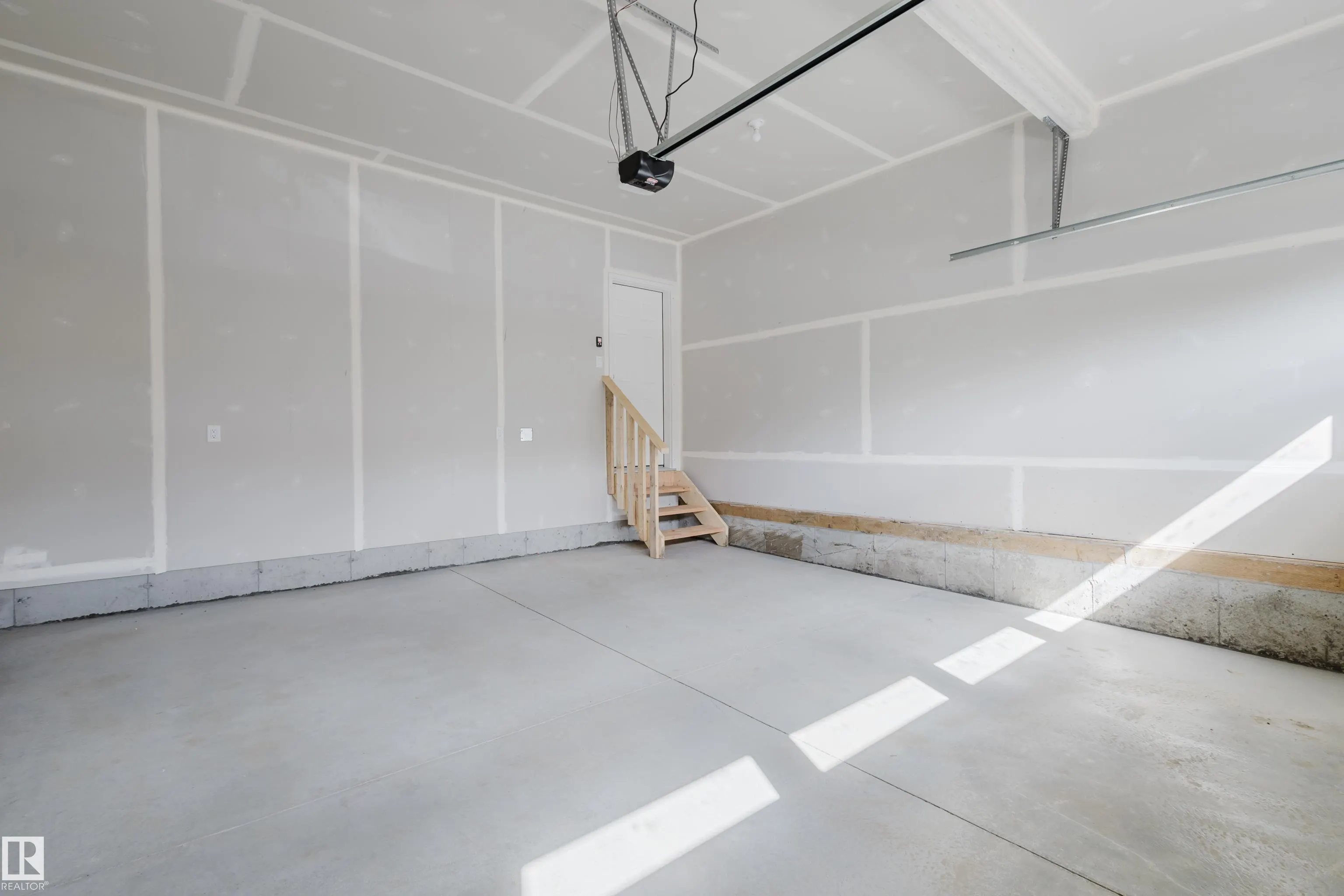 20505 16A Avenue