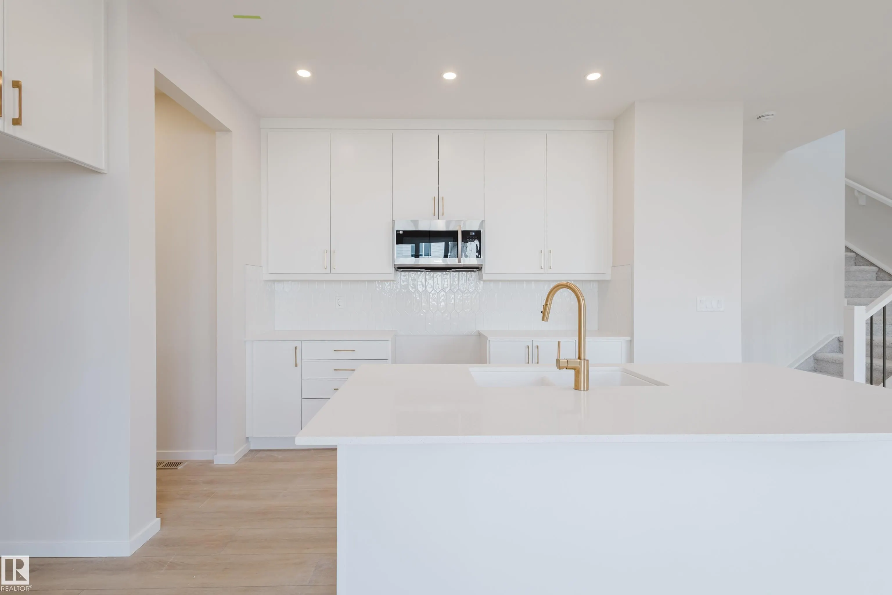 20505 16A Avenue