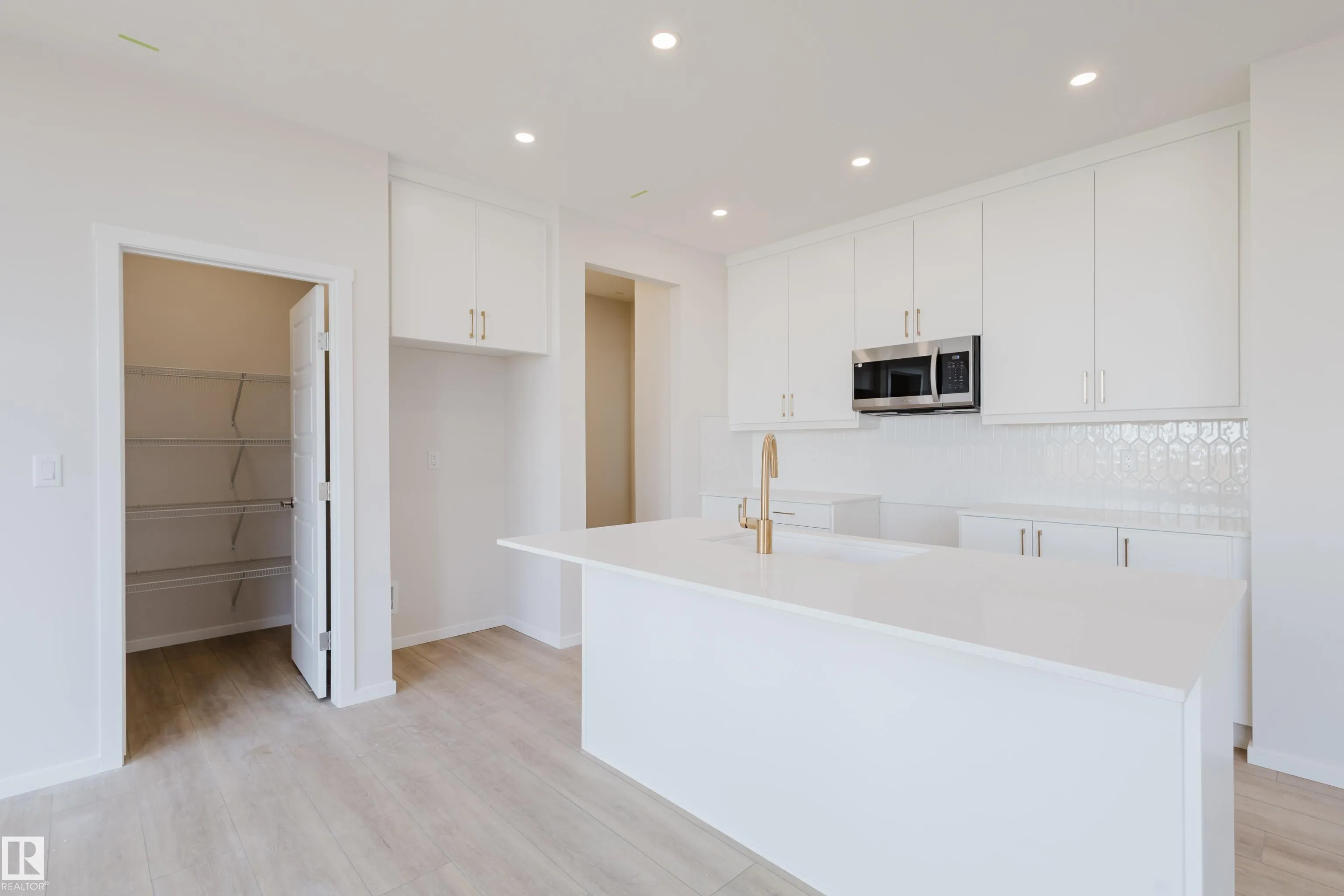 20505 16A Avenue