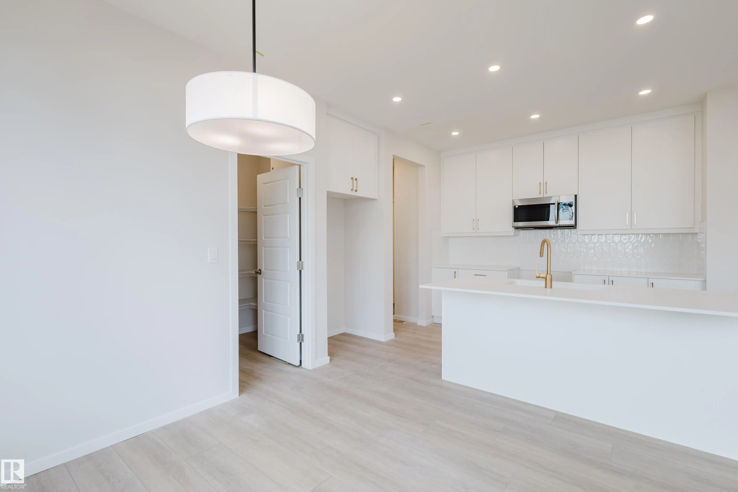 20505 16A Avenue
