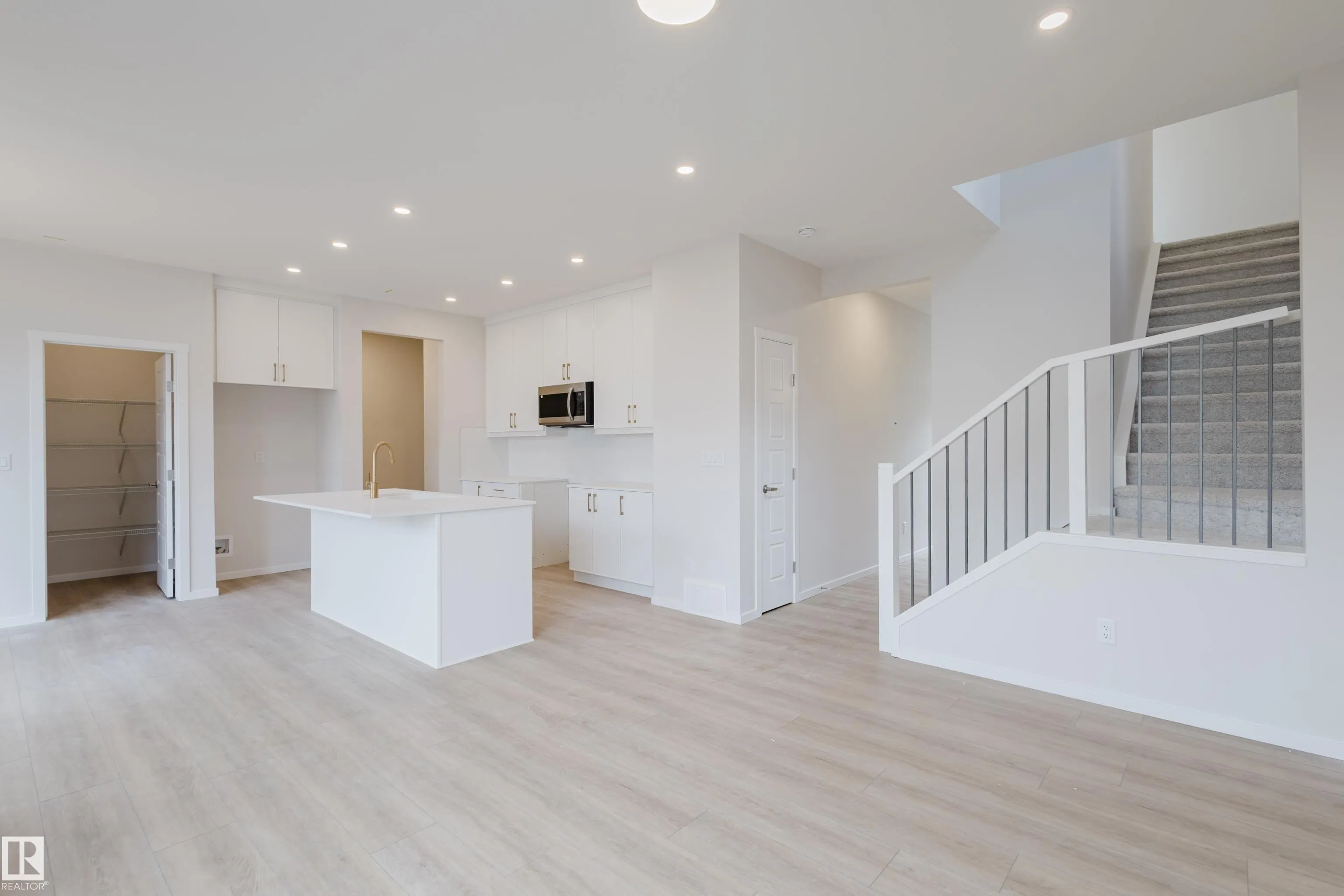 20505 16A Avenue