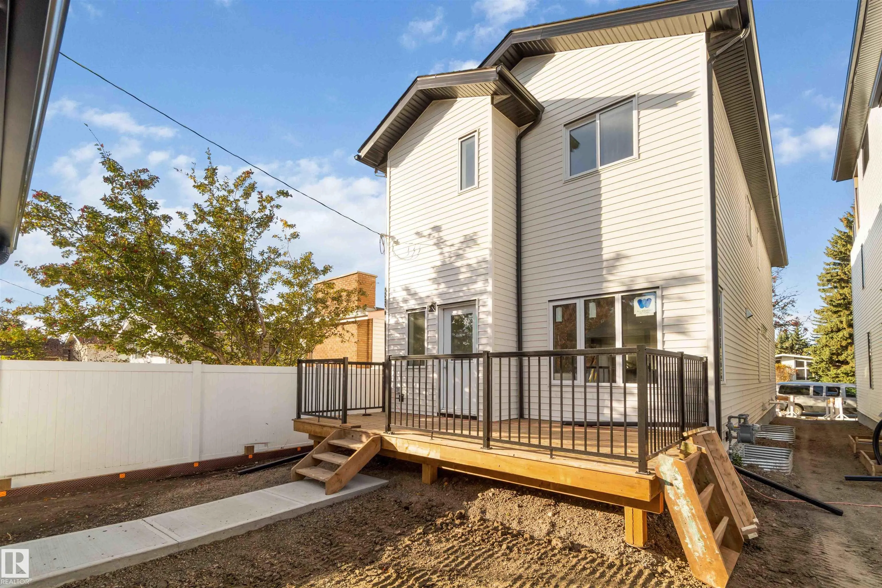 7509 ROWLAND Road
