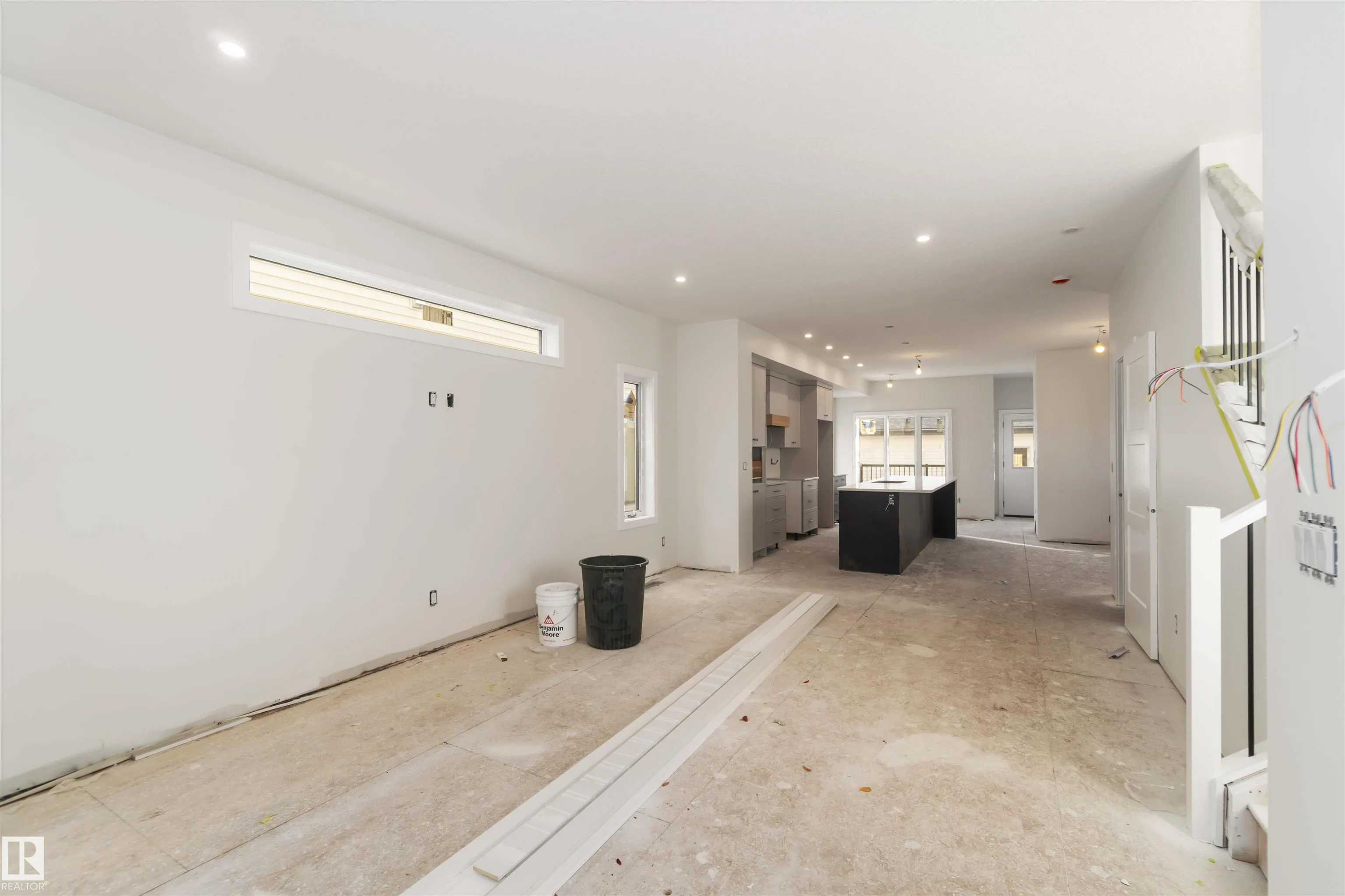 7509 ROWLAND Road