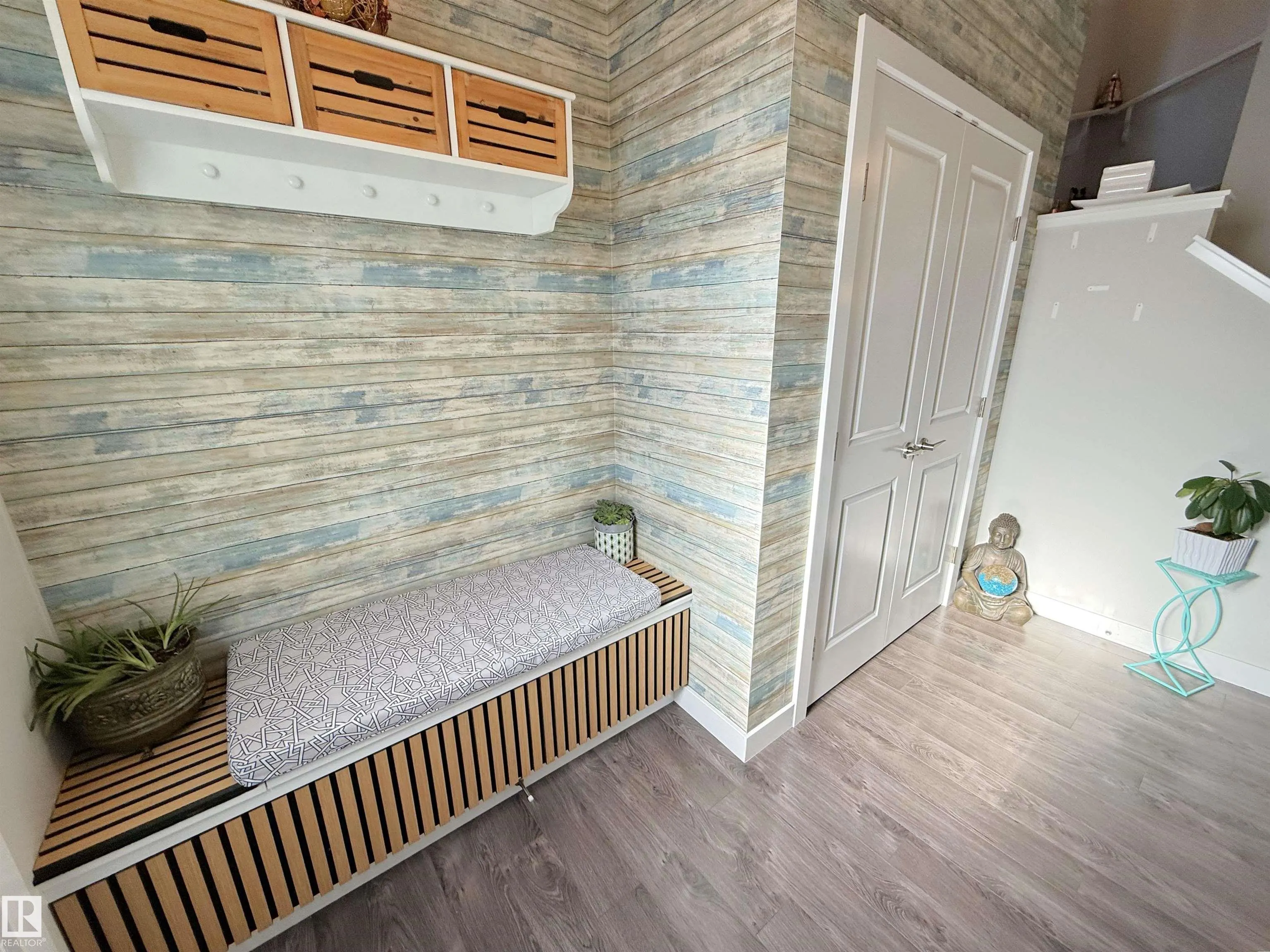 98 GREENBURY Close